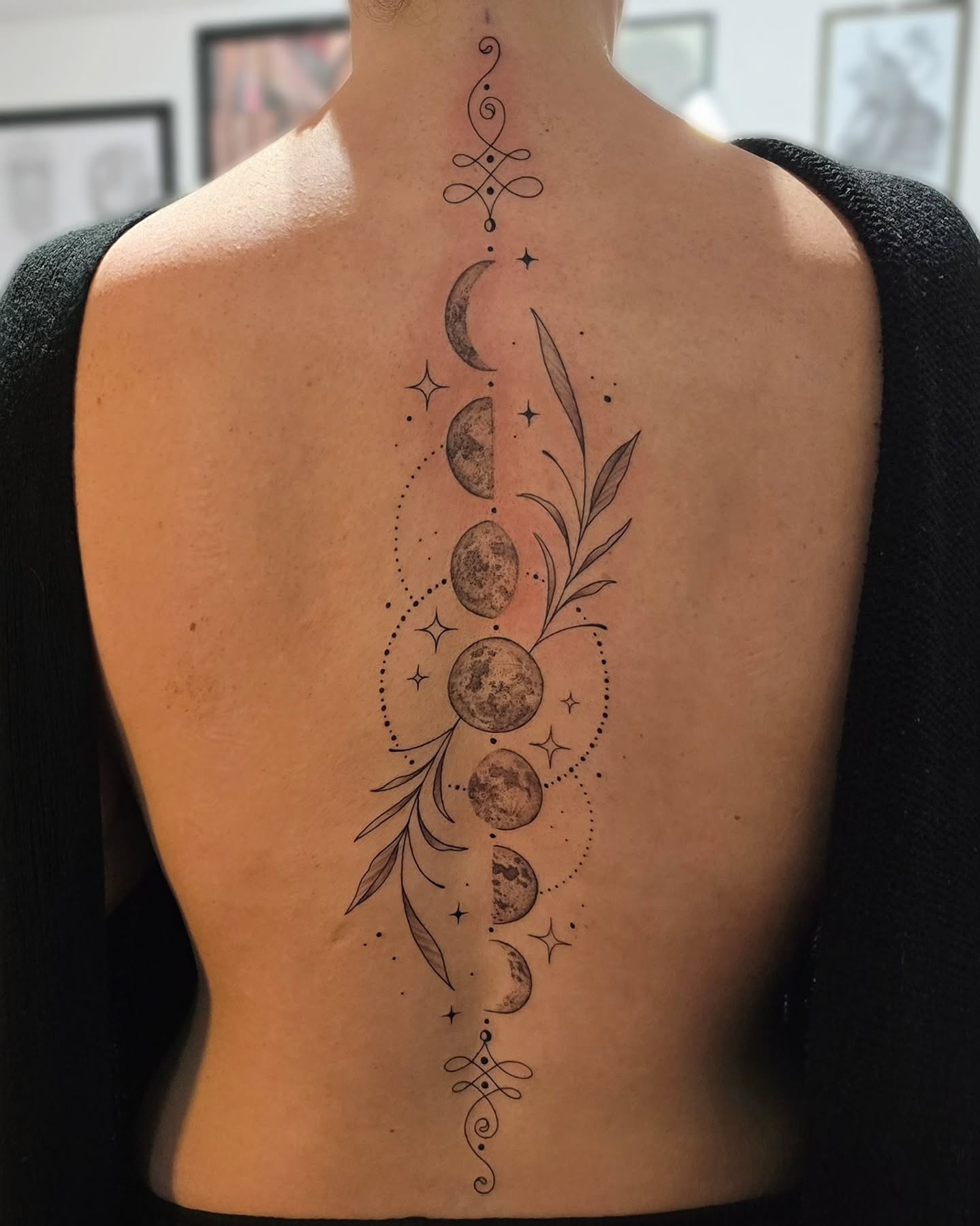 ð Moon phases for Rosie ðĨ°
.
.
.
#tattoo #art #design #moon #floral #magic