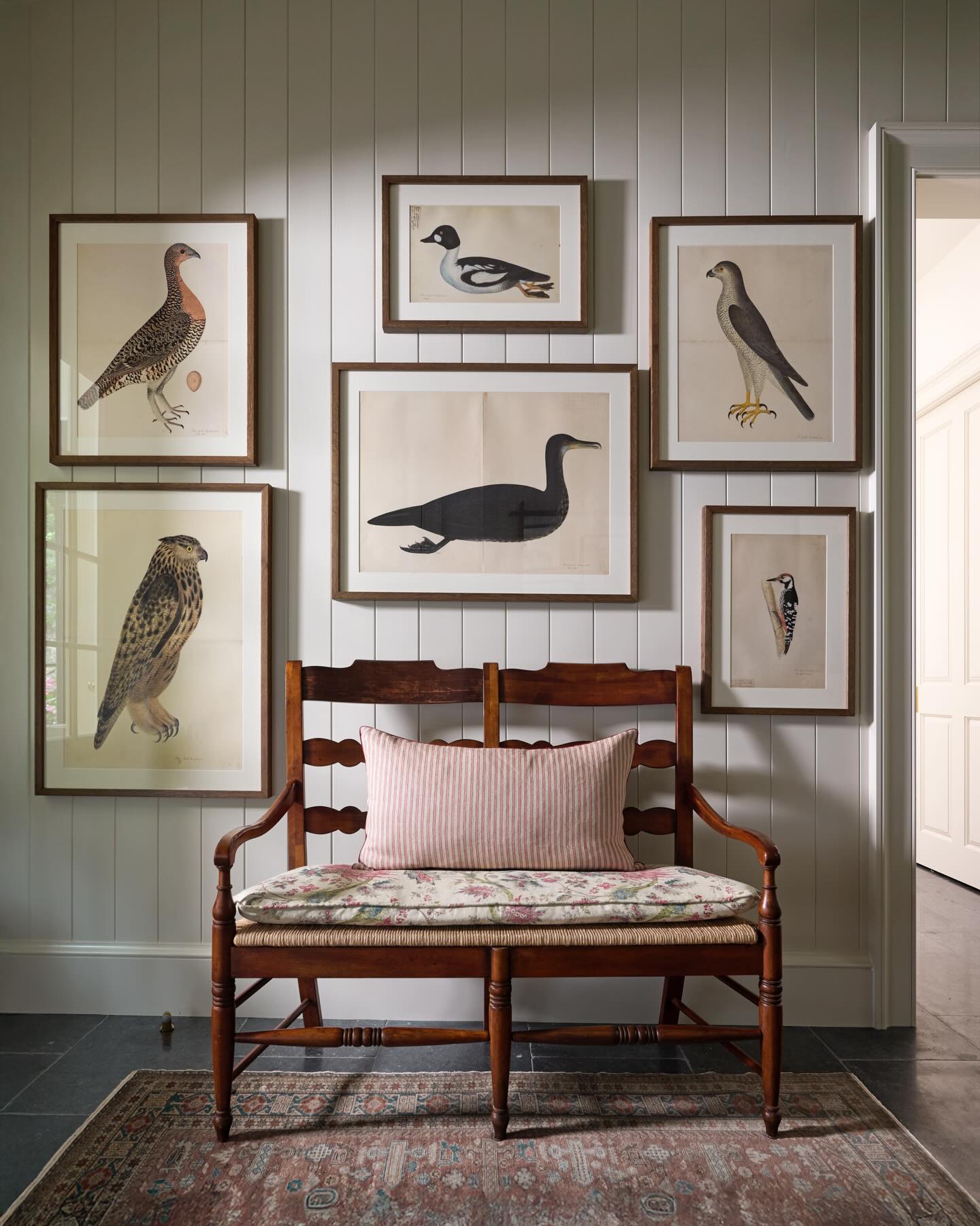 Step inside the owner’s entry at our Stonebridge project - casual yet tailored for the everyday to and from #architraveinterior
Photography: @dhcphoto
Builder: @the_berry_group
Architect: @mhk.architecture
#cashiersnc #stonebridgeproject #mountainhouse #mudroom #entry #charlestondesigner #highlands #luxuryrealestate #antiquebench #antiqueart #framedart #stripedfabric #architrave