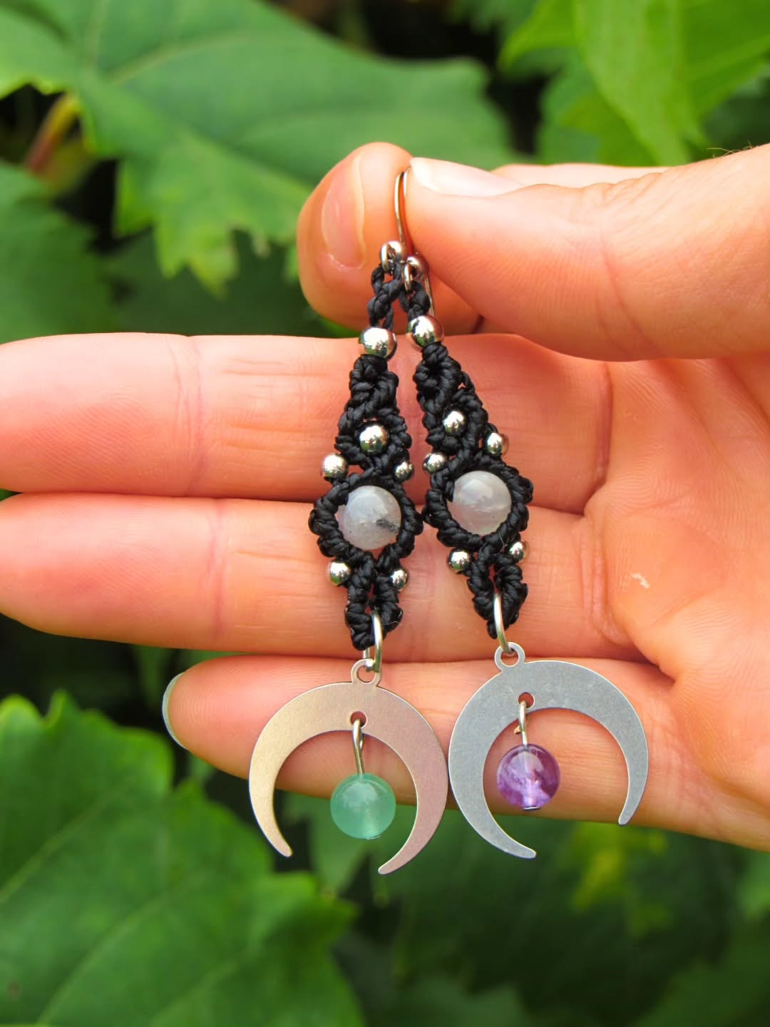 🌙 Boucles LUNA 🌙 Symbole de féminité, de transformation et de renaissance 🙏
👉 Vous préférez les modèles dorés ou argentés ?
💬 Dites-moi en commentaires ! 😉
✨Disponibles en plusieurs couleurs sur la boutique en ligne 🌈
#bouclesdoreilleslune #bouclesdoreilleselegantes #bouclesdoreillesmacramé