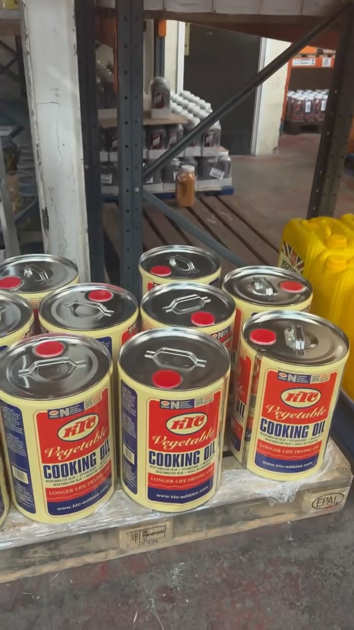 CHANGE THAT OIL…for a good price!
#myzfoodanddrinks #birmingham #cashandcarry #warehouse #shopping