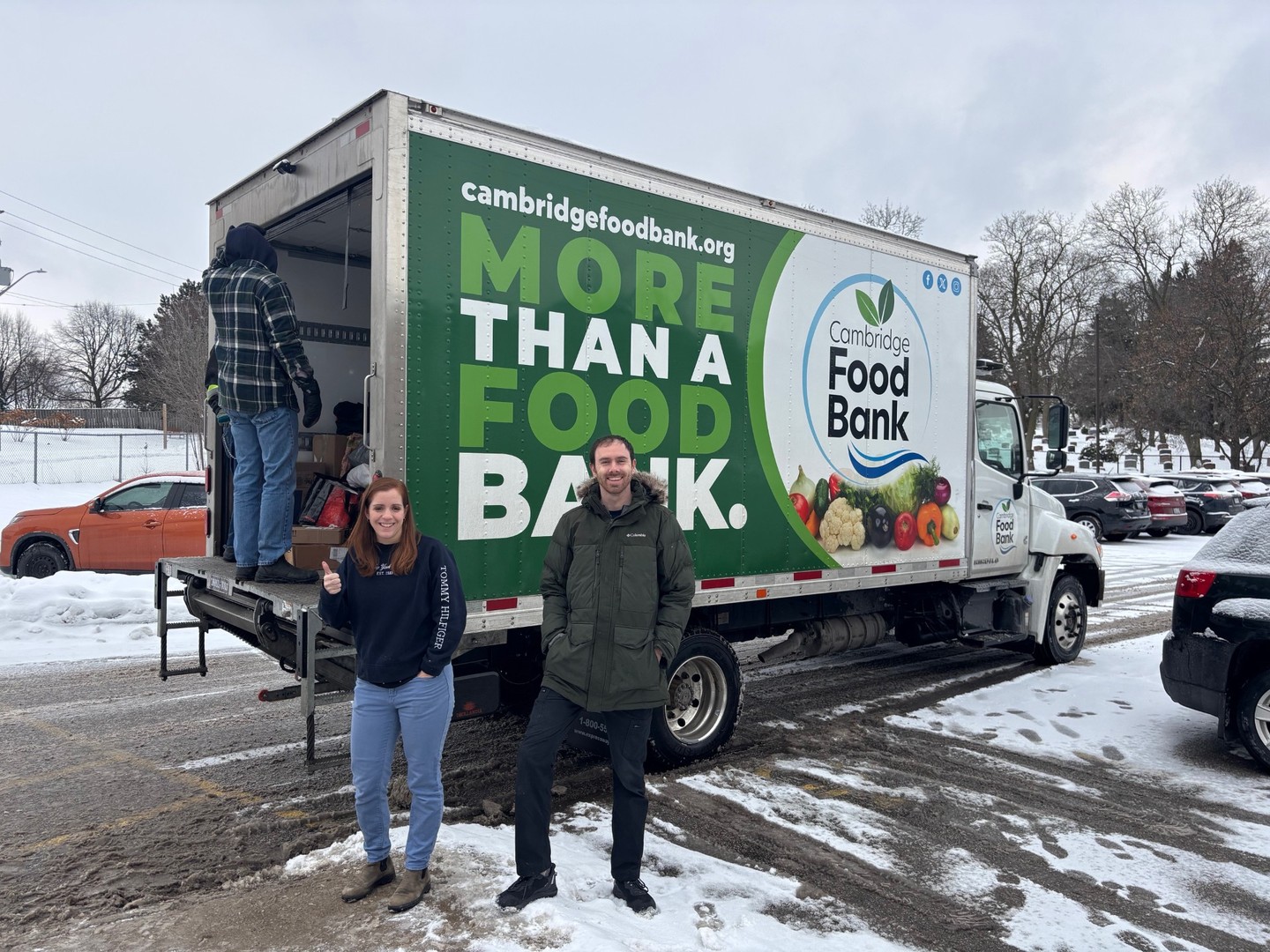 Woodland Park Public School collected an amazing 1,296 lbs of food and filled an entire Foodbank truck towards TW Properties Food Drive last week! Thank you to all the kids, parents and staff for helping feed families and support youth in Waterloo Region this holiday season. 💙
@cambfoodbank @twpropertiescanada
#CommunityGiving #FoodDrive