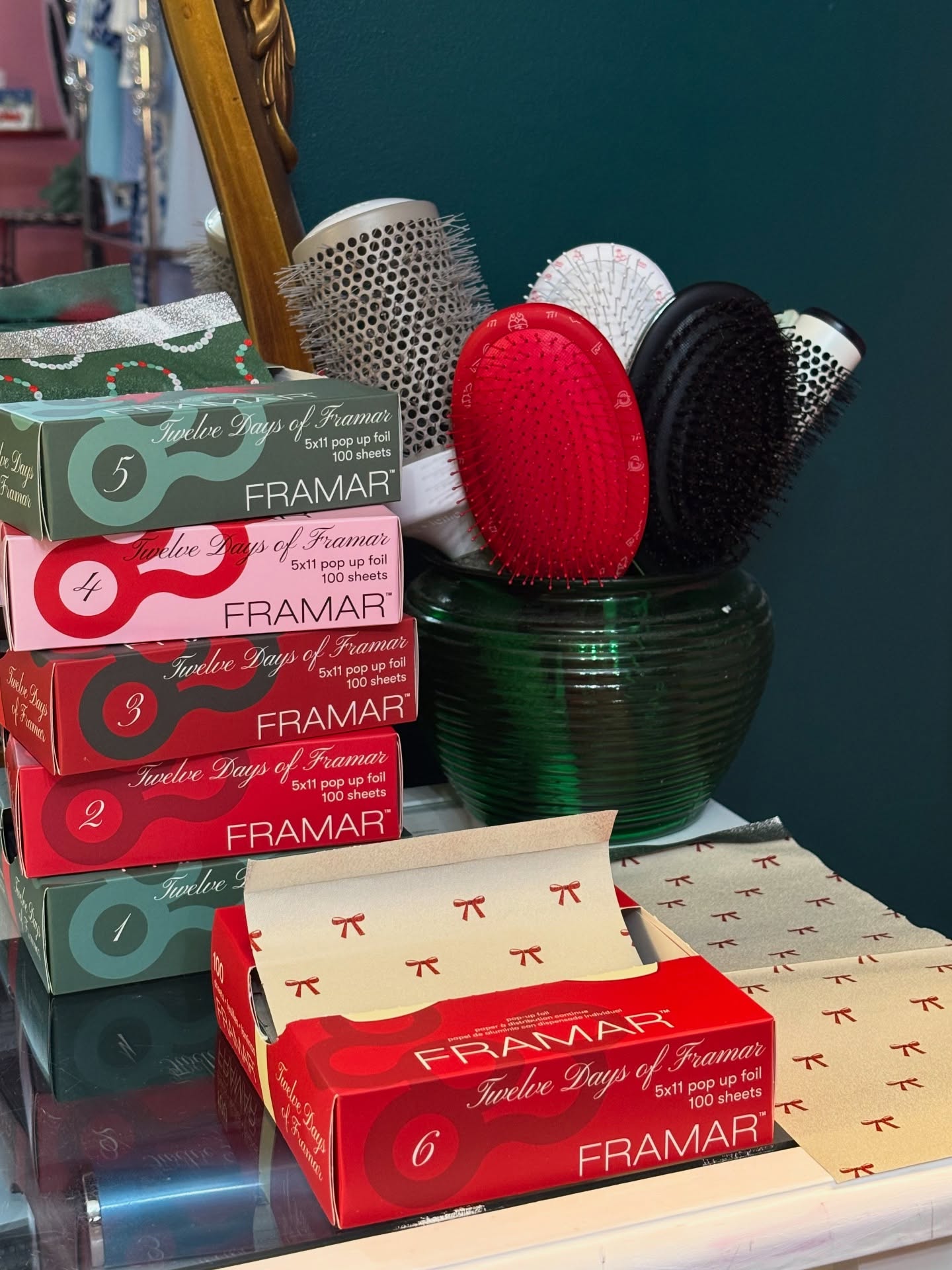 So pretty ❤️
#hairstylist #hairlove #hairfoils #adventcalendar #christmas