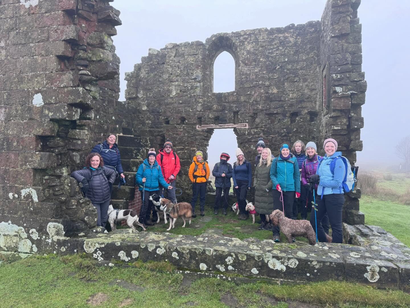 Stepping away from the chaos that December can bring ✨
Mud on the boots, not another soul in sight, and a few hours on the hill to forget everything else. Exactly what this time of year needs 🥾🍂
📍Hole of Horcum via Killing Nab scar - 11 miles and 1600ft ascent
@northyorkmoors
Do you have your January events booked in, take a look as some are already sold out
https://www.yorkietalkies.co.uk/events-yto
#getoutside #guidedwalks #walking #december