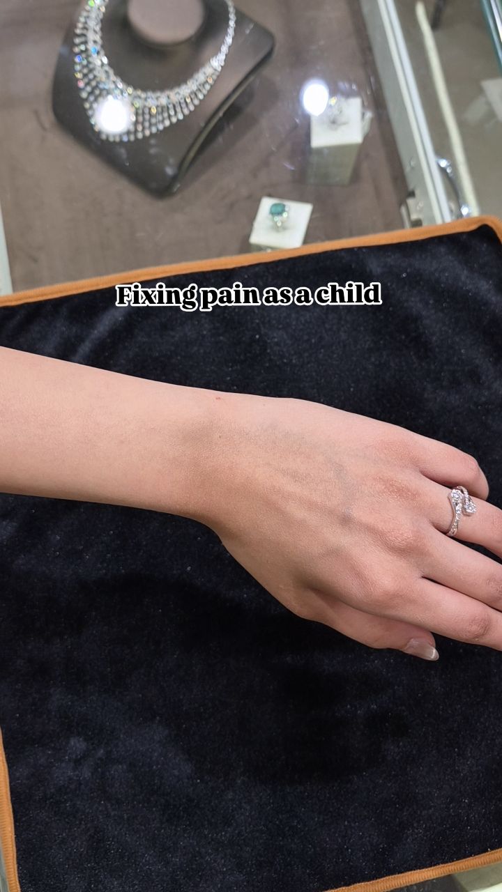 From band - aids to diamonds - apparently our coping mechanism got an upgrade.
#silgoldluxury #diamonds #finejewellery #bespokejewellery #modernjewelry #layeredjewellery #timelessdesigns #everydayjewellery