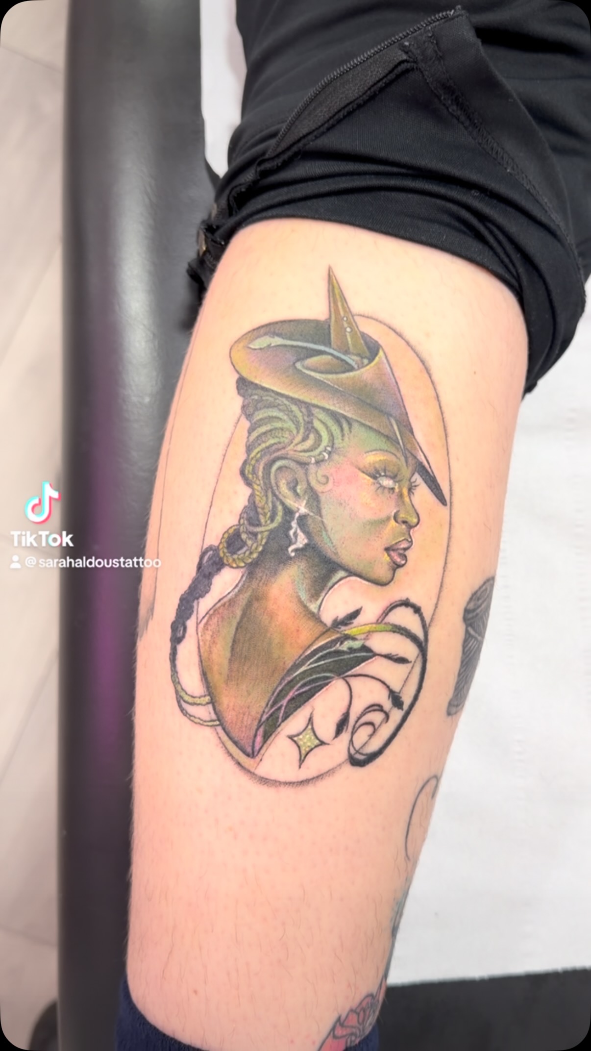 Had the absolute pleasure of recreating some of @bibartis absolutely amazing work, on the equally amazing @theashleyfox6000 💚🩷
This was a joy!
.
.
.
.
.
.
@cynthiaerivo
@arianagrande
#wicked #wickedfilm #wicked #art #collaboration #artist #colourtattoos #portrait
#tattoo #tattoos #stowmarket #ink #inked #getinked #girlswhotattoo #tattooist #art #femaletattooist #gettattooed #prettyinink #Suffolk #girlswithtattoos #tatts #lgbtsafespace #dowhatyoulove #follow #femalerun #safespace #tattoosarecoolandyouknowit