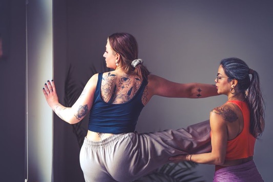 Holiday season is here and often that comes with anxiety and burnout. The pressure on travelling, or spending time with family members, looking for gifts and the endless cooking can put lots of people on edge. It’s hard to find time for ourselves as the focus is more outwards than in.
Spare time for your practice. Even if is just few Sun salutations and mindful breathing on the mat.
Teaching this week online and in person until Thursday, as Friday it’s moon day.
Then couple of more classes before the Christmas/New Years holidays!!!
2026⬇️
January:
📍Katowice weekend practice and workshops 23-25 (information coming soon) @ashtangayogakatowice
February:
📍Bucharest, Romania @ashtangayogabucharest
06th-08th Full weekend of Ashtanga practice and workshops
March:
🌟First Ashtanga Yoga Retreat of 2026 in Ubud, Bali - Only few rooms available! @ashtangaretreats
(March 16th-29th)
May:
📍Limassol, Cyprus @yogaloha_spirit 08th-10th
Coming back to beautiful Cyprus for an Ashtanga weekend!
June:
📍Varna, Bulgaria @ashtangayoga_varna 05th-07th
Ashtanga weekend classes, workshops and Black Sea 🩵
🌟Dolomiti Ashtanga Yoga Retreat - June 21st-28th @ashtangaretreats
July:
🌟Zanzibar Ashtanga Yoga Retreat - July 04th-11th
@ashtangaretreats
October:
🌟Iceland Ashtanga Yoga Retreat, 17th-24th @ashtangaretreats
❤️🔥Fuerteventura Ashtanga Intensive Week October 30th to November 04th @yogavolt_shala
Inquiries: biancayoga@outlook.com
Photos @yogaphotographyart at @satya.gliwice
#ashtangayoga #ashtangaretreat #jogakatowice #ashtangayogakatowice #joogaretriitti #ashtangakatowice #yogabucharest #ashtangabucharest #yogavarna #yogabulgaria #jogapolska #jogakraków #yogacyprus #ashtangacyprus #yogaljubljana #ashtangaljubljana