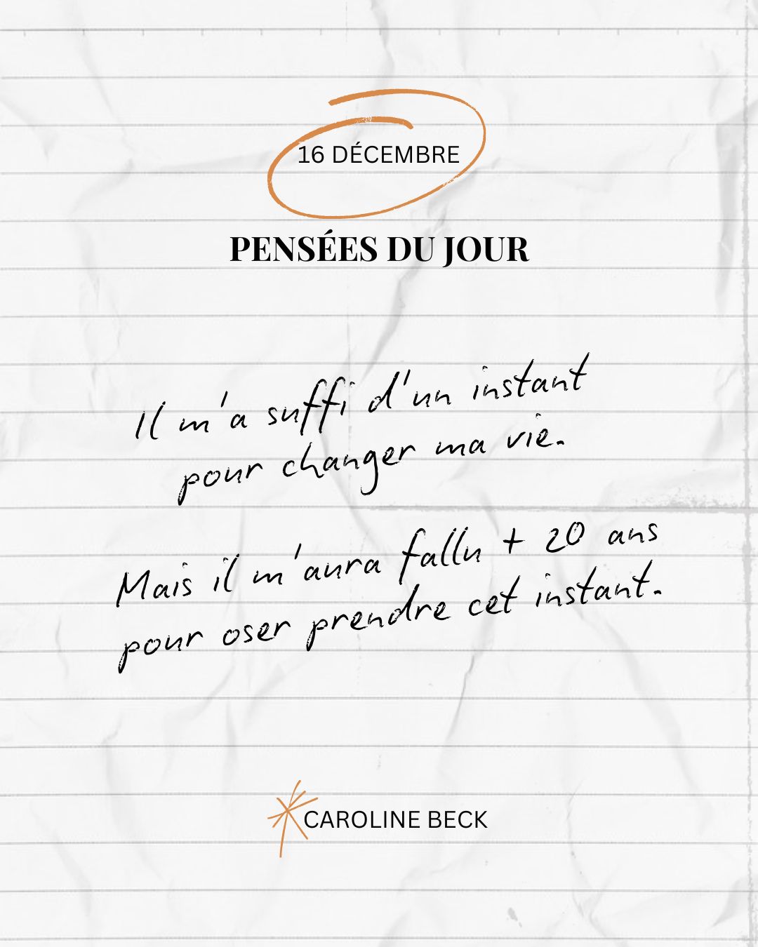 On regarde souvent le succès des autres comme une fulgurance.
On voit le "moment de gloire".
Le jour où elle a démissionné.
Le jour où elle a lancé son offre.
Le jour où elle a signé ce contrat.
On se dit : "Elle a eu le déclic. C'est facile pour elle."
La vérité ? Le déclic ne prend qu'une seconde.
Mais le courage de le provoquer peut prendre des années, parfois toute une vie !
J'ai passé des mois à tourner en rond.
À me raconter des histoires : "Ce n'est pas le bon moment", "Je ne suis pas prête", "Il me faut une autre formation".
Je cherchais la certitude AVANT de décider.
Alors que la certitude vient APRÈS la décision.
Il m'a suffi d'une seconde pour cliquer sur "Publier".
Mais j'avais passé 3 ans à écrire ce post dans ma tête.
Il m'a suffi d'une seconde pour dire "Non" à ce client toxique.
Mais j'avais passé 5 ans à accepter l'inacceptable par peur du manque.
"Il m'a fallu 10 ans pour réussir du jour au lendemain"- Steve Jobs
Ne juge pas ta lenteur.
Tout ce temps où "il ne se passe rien" n'est pas du temps perdu.
C'est du temps de maturation.
C'est l'arc qui se tend avant que la flèche ne parte.
Mais souviens-toi d'une chose : À la fin, il faudra lâcher la corde.
Tu n'as pas besoin de plus de temps.
Tu n'as pas besoin de plus de signes.
Tu as juste besoin de cet instant de courage insensé où tu décides que la peur de rester sur place est devenue plus grande que la peur de sauter.
Cet instant peut être aujourd'hui.
Quelle est la décision qui "mûrit" en toi depuis trop longtemps et que tu pourrais prendre en une seconde aujourd'hui ?
👇 Dis-le moi (ou fais-le).
