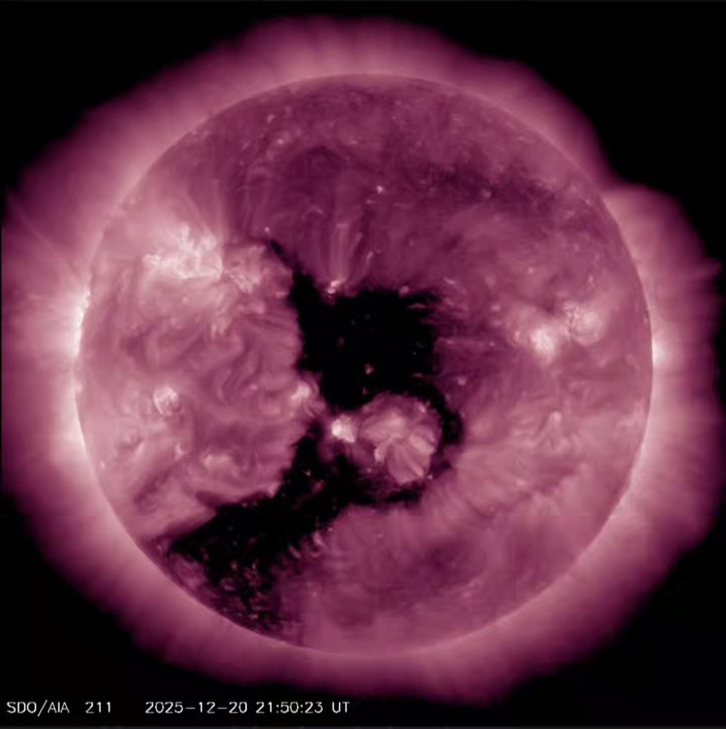 December 20 transequatorial coronal hole due to arrive to Earth in appx. 3 days time.
This plasma energy streaming from the Sun likely will arrive Tuesday or Wednesday (Christmas Eve).
Yesterday we had a New Moon in Sagittarius after the Sun moved into the Sag constellation in the early morning hours.The Sun had just passed the galactic center, which from the ecliptic point of view is in the constellation of Ophiuchus the day before ⛎️
From an energetic/spiritual/unseen perspective we have just ended a cycle (the black hole at our galactic center represents endings, transformation, and alchemy). Something in our lives is no longer needed, simultaneously something new begins.
This new beginning is rooted in the energy of optimism, adventure, truth, being free and feeling free spirited among other things which is great to begin our gregorian new year.
The Sagittarius arrow is the idea, the thought, the intention. And as we make our way through the wheel of the year and attune ourselves to the natural movements of the planets above us, the intention will become a seed near Imbolc, then in Spring it will sprout life and be physically seen.
For now nurture your idea, develop a plan, dedicate yourself to the idea so that when Imbolc (February 1/2) arrives you have a little seed of potential. Come Springtime we should see sprouts and growth begin to be seen in the physical realm.
Blessings and love,
Rachel 🌹
