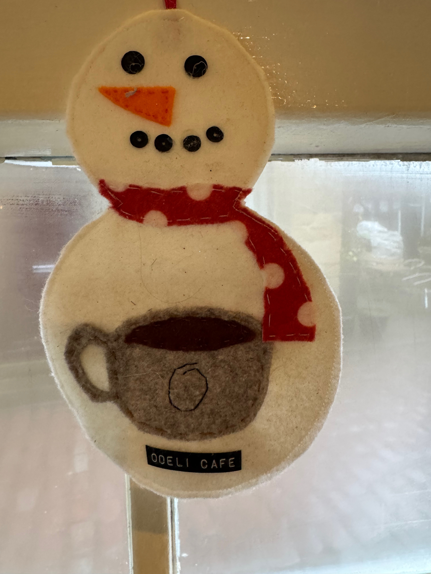Many of our regular customers feel like family 🫶 and it honestly makes our day when we get festive keepsakes gifted to us.
This lovely Snowman was gifted to us by Sarah (@sarah_diabetic_pinup) after she crafted it for the Otley Snowman Festival a few years ago. We were delighted to display it then and still bring it out to add to the festival vibes in O'Deli every Christmas!
The super cute card is from some of our regulars, Carl & Michelle featuring their absolutely gorgeous gang of Yorkshire Terriers 😍
Aren't we lucky!!
📍O'Deli Cafe - 4 New Market, Otley, West Yorkshire
#Otley #VisitOtley #VisitYorkshire #GlutenFreeCafe