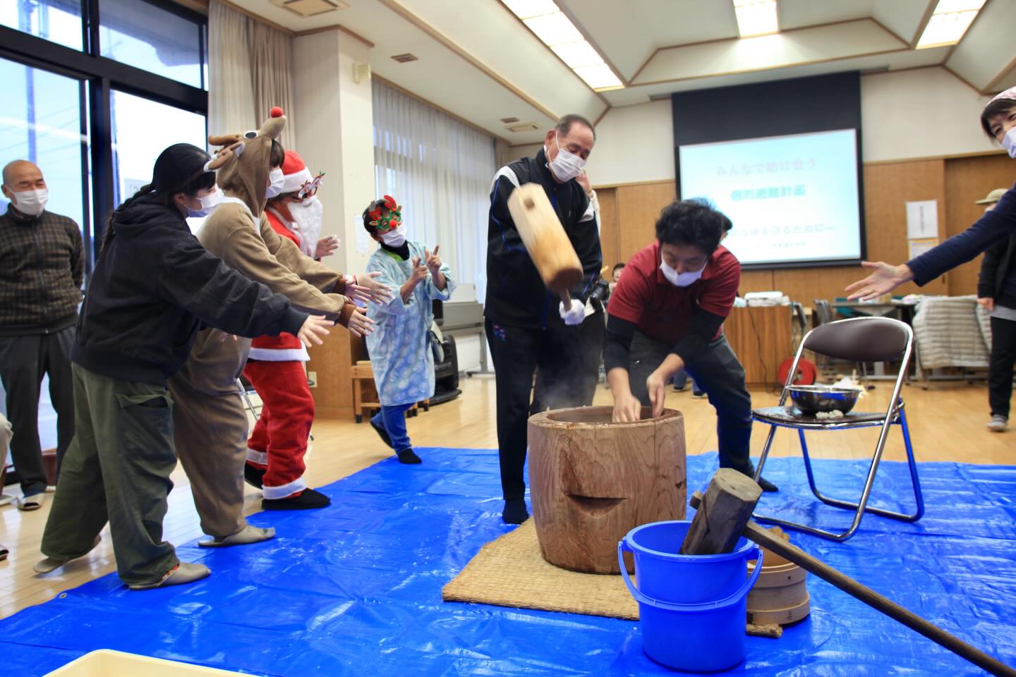 珠洲市 餅つき大会‼️
@正院公民館
@上戸公民館
毎年恒例になりました😊
今年は2地区同時開催✨
個別避難計画の説明会も行いました
住民さん同士の話し合いの中から、
地域コミュニテ