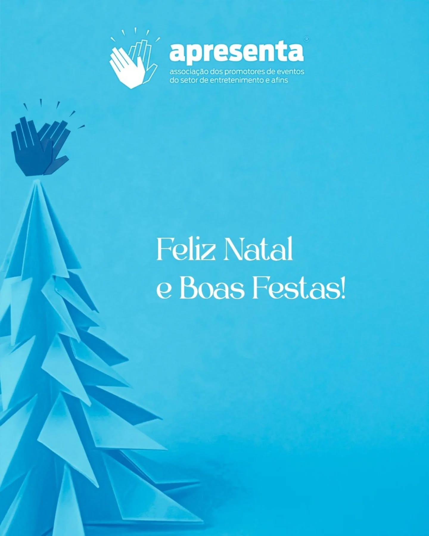 🎄✨ Mensagem de Natal | APRESENTA ✨🎄
Neste Natal, a APRESENTA – Associação dos Produtores de Eventos do Rio de Janeiro celebra a união, a criatividade e a força de todos que fazem o setor acontecer. Cada evento realizado é resultado de trabalho coletivo, planejamento, responsabilidade e paixão por transformar ideias em experiências memoráveis.
Que este período traga renovação, esperança e ainda mais inspiração para seguirmos promovendo encontros, cultura, entretenimento e desenvolvimento para a nossa cidade. Desejamos um Feliz Natal e um novo ano repleto de oportunidades, conquistas e eventos inesquecíveis. 🎆🎁