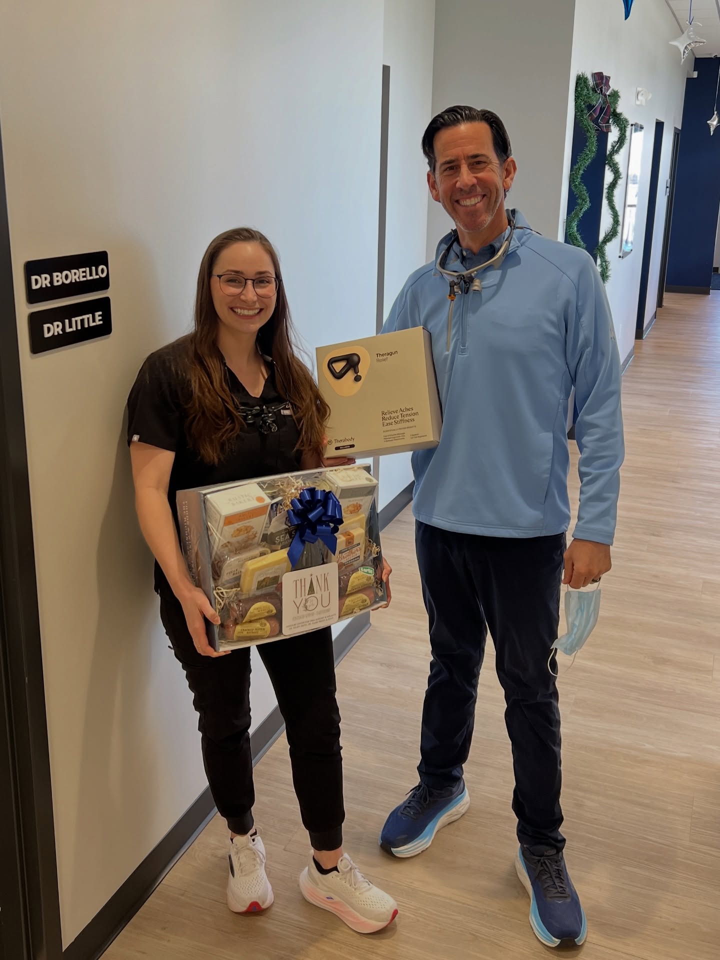 A thank you shoutout to Dr Smith and Dr Priddy over @mocenteroralsurg for these awesome holiday goodies.🎄🎅🏼
Our years of dental posture has met its match with this new Theragun! We are feeling very thankful (and a little less hunched)!🤭