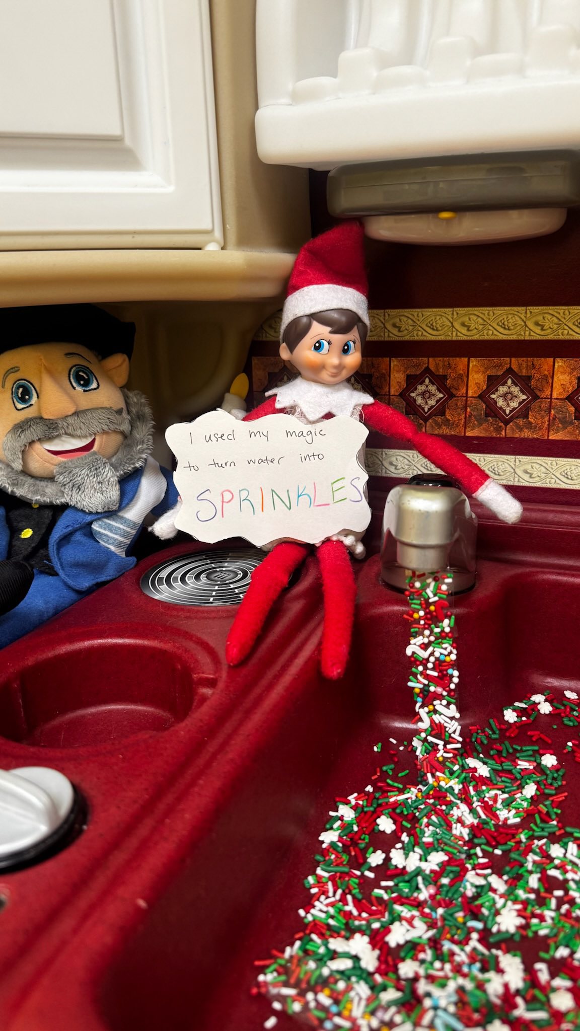 ✨ ELF MAGIC ALERT ✨
Looks like our elf used a little extra magic today… and turned the water into sprinkles 😱🧁
Have you been watching our stories to see where our Elf & Mensch have been hiding all week?! 👀
Follow along daily for more holiday surprises, mischief, and magic happening around the clinic 💫
🎄 Don’t miss a moment — check our stories & follow along!
#In2GreatPediatricTherapy #ElfOnTheShelf #HolidayMagic #ClinicFun #SensoryFriendly #PediatricTherapy #HolidayMischief #ElfAndMensch