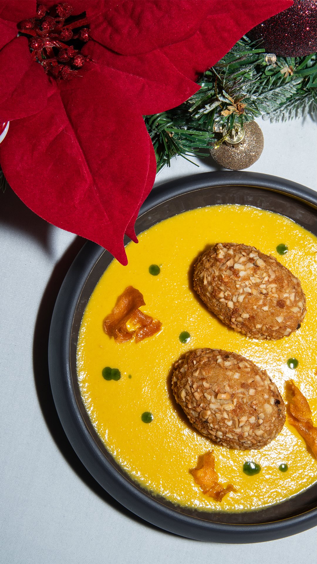 From the kitchen to your table. ✨
Hand-crafted beef and chicken croquettes, filled with mozzarella and served with basil & almond pesto.
This is comfort, done properly.
#christmastime #thingstodoinliverpool #liverpoolcitycentre #italianrestaurants #ninellosliverpool