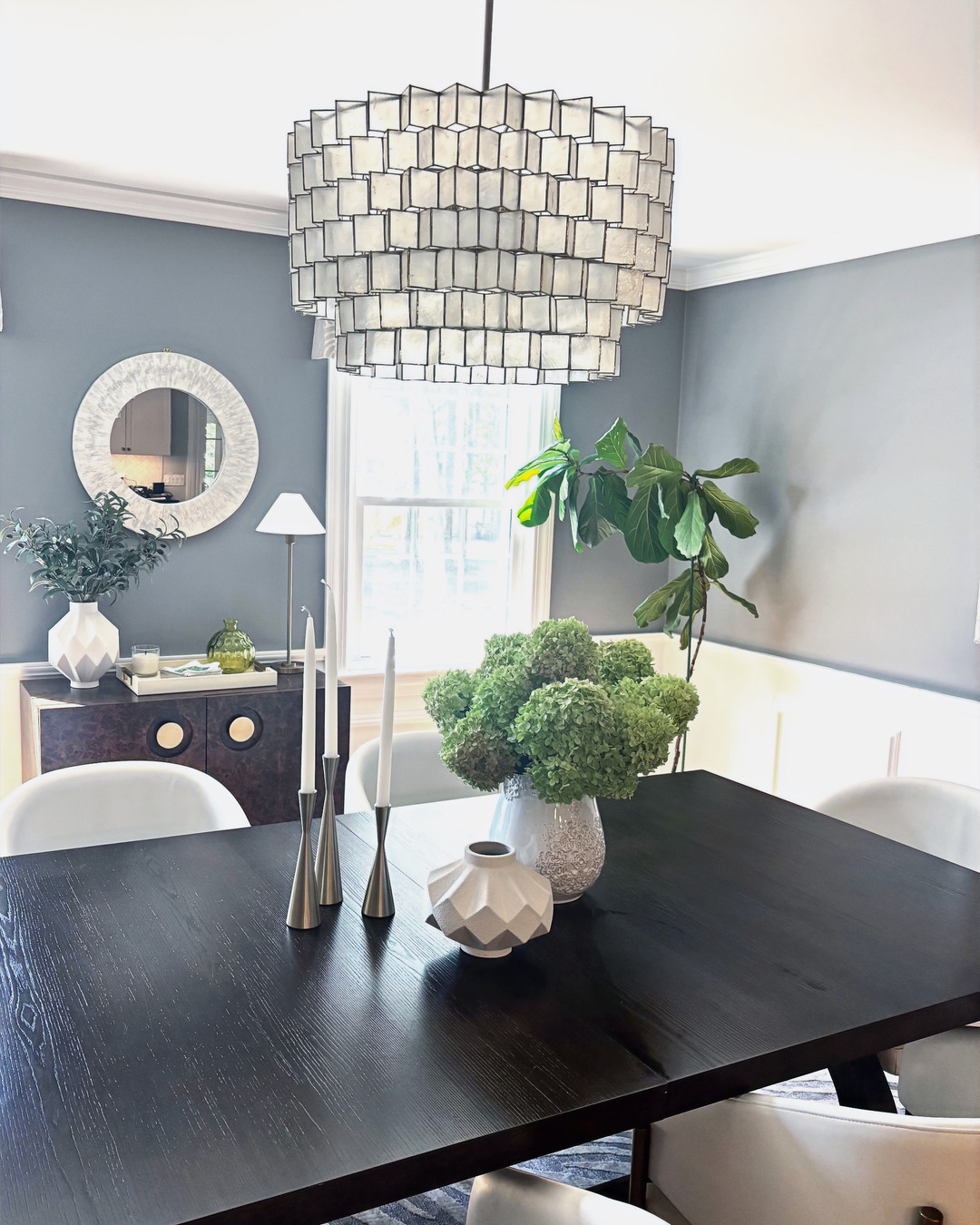 Do you want your home decor to feel timeless yet look effortless? Style My Abode pairs functional new furniture with high and low decor accent pieces to create unique living spaces.
#interiorhomedesigner #interiorhomedecor #interiorhomedesign #interiorhomedesigning #homedecorstyle #homedesignideas #homedesigninsp #homestyleideas #homestyling #homestyler