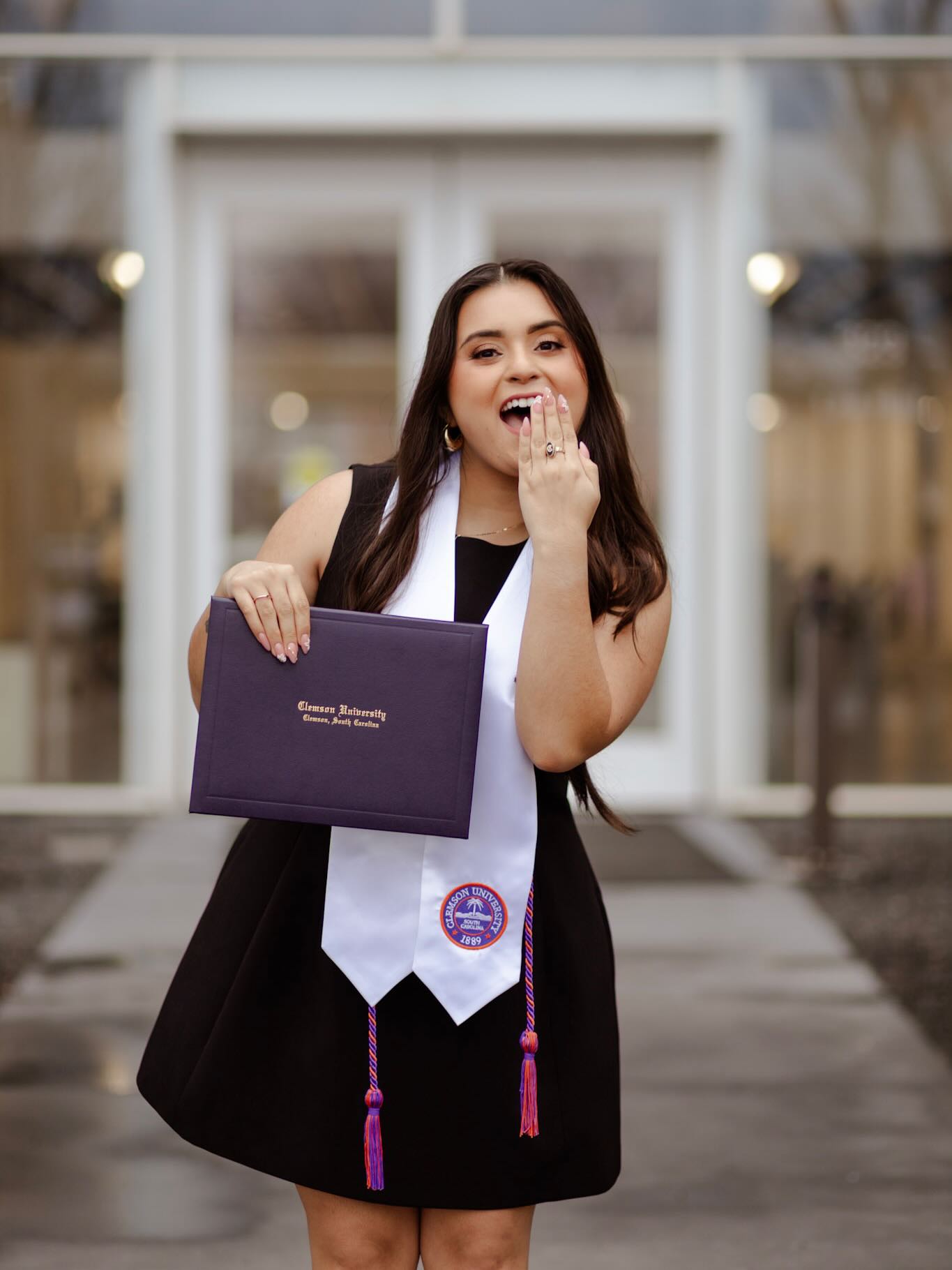 Yesterday we closed both locations to celebrate something really special 🤍🎓
Our youngest officially graduated from Clemson University with her Bachelor’s in Architecture, and we couldn’t be prouder. She’s not only our daughter and sister.. She’s our designer, social media manager, and creative backbone of Los Chicanos.
Through long studio nights, constant revisions, and endless drives between Clemson and Columbia, she still showed up for this business. She designed our food truck this year, helped bring our brick-and-mortar to life, and never once stopped supporting the family.
Los Chicanos simply doesn’t exist without each other. This business was built by leaning on one another, and she is living proof of that.
Graduating with a 3.8 GPA, she continues to inspire us every day, with her work ethic, creativity, and heart.
We’re so proud of you. Siempre juntos 🤍✨