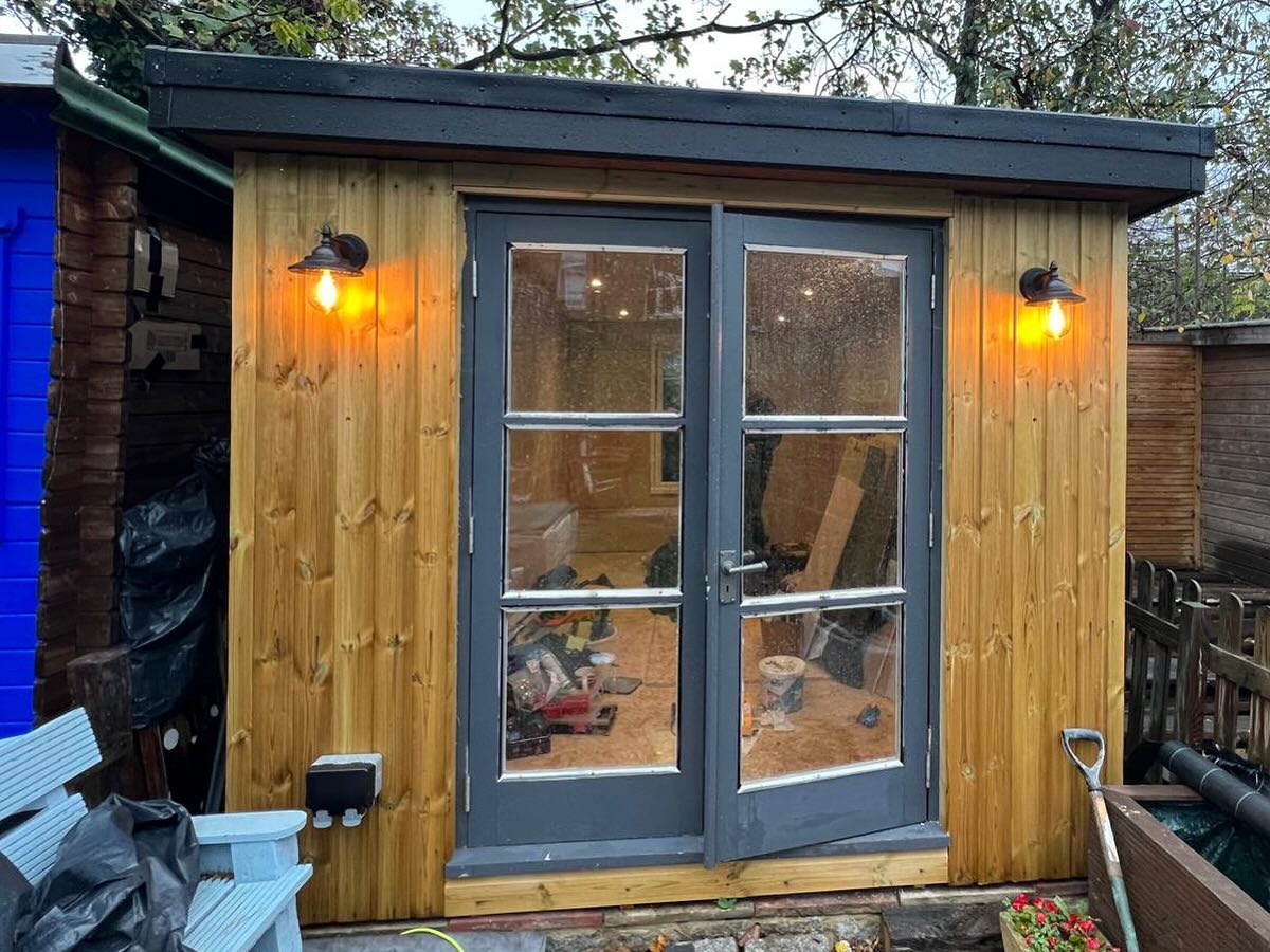 I’ve had about 1000 things on the go this year but finally finished my garden studio last week. Can’t wait to make some music in it!
.
Scroll for some before and after pics.
.
#studio #gardenroom #music #homebuild #diy #woodwork #renovation #renovations #selfbuild #homestudio