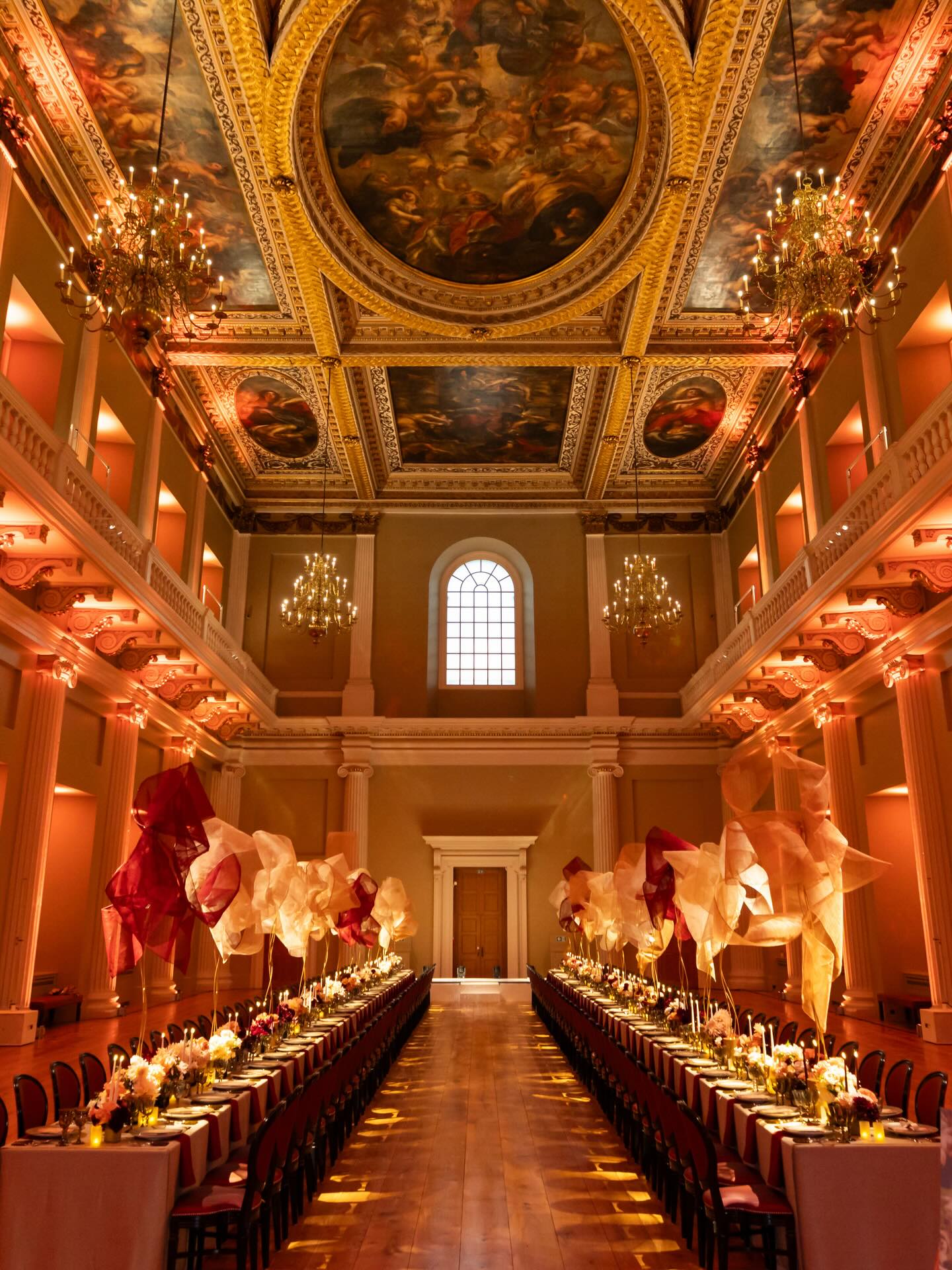 Still reminiscing over the beautiful main hall setup at Banqueting House for the reopening of London’s original “party palace” ✨
Venue: @historicroyalpalaces / @historicroyalpalacesevents
Entertainment: @younggunsgroup / @escalaquartet
Production: @hrp_eventproductions
Furniture: @optionsgreathire
Floristry: @pandpflowers
Food: @jimmygarciacatering / @jimmy_g_london
Photography: @blackedgestudios
Content: @henryoliverwadsworth