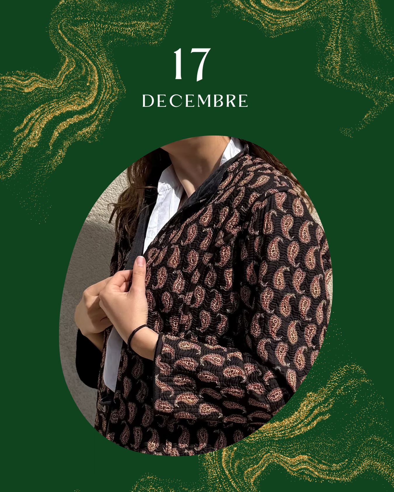 ✨ Jour 17 – Veste Camargue ✨
Aujourd’hui, on met à l’honneur la Veste Camargue, une pièce caméléon et intemporelle à adopter tout l’hiver ❄️
Réversible, elle s’adapte à toutes vos envies : côté velours chic ou imprimé bohème, parfaite aussi bien avec un jean qu’une robe ❤️🔥
🧵 Deux styles en un
👗 Col officier élégant
👜 Poches pratiques & coupe confortable
🎁 Une belle idée cadeau à glisser sous le sapin
👉 Disponible dès maintenant et à prix doux pour Noël https://www.objets-des-clos.com/product-page/veste-camargue 🎄
⸻
#objetsdesclos #calendrierdelavent #jour17 #veste #vestereversible #modeethique #modefeminine #styleboheme #hiverstyle #ideecadeau #createursfrancais #slowfashion #lookdhiver #boutiqueenligne #shoppingresponsable