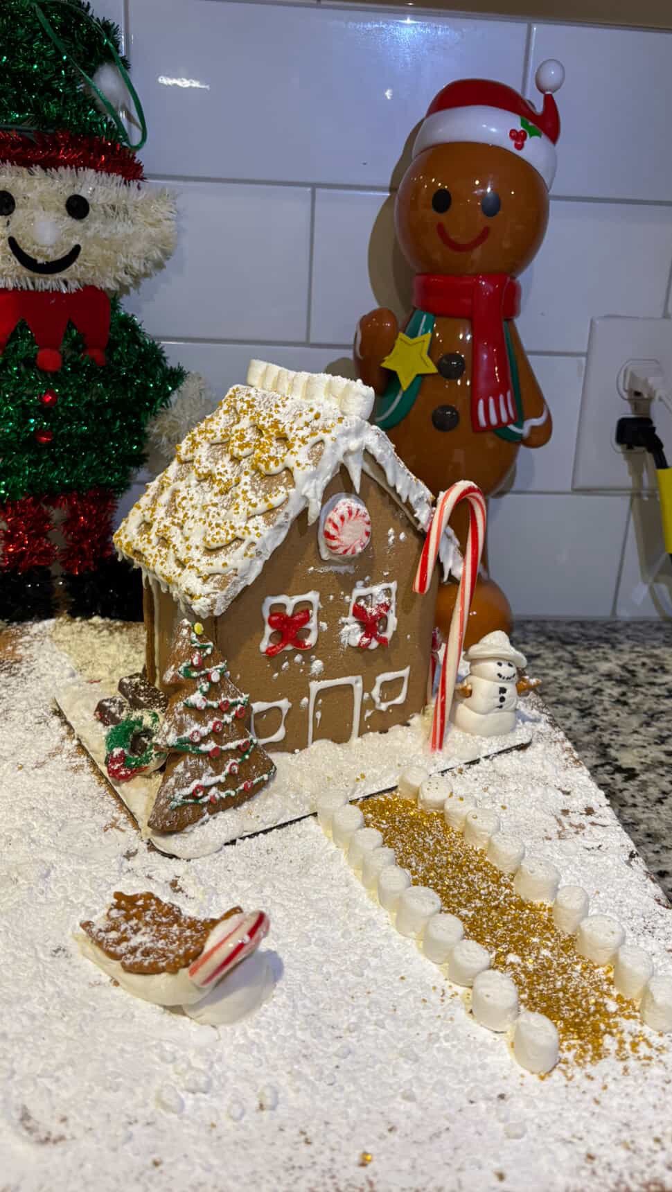 👑 A Champion is Crowned! 👑
Huge congratulations goes out to our 2025 Gingerbread House winner! Enjoy the extra $100 in your pocket this holiday season. 💵
Happy Holidays! 🎄
#collegetowncommunities #livewithin