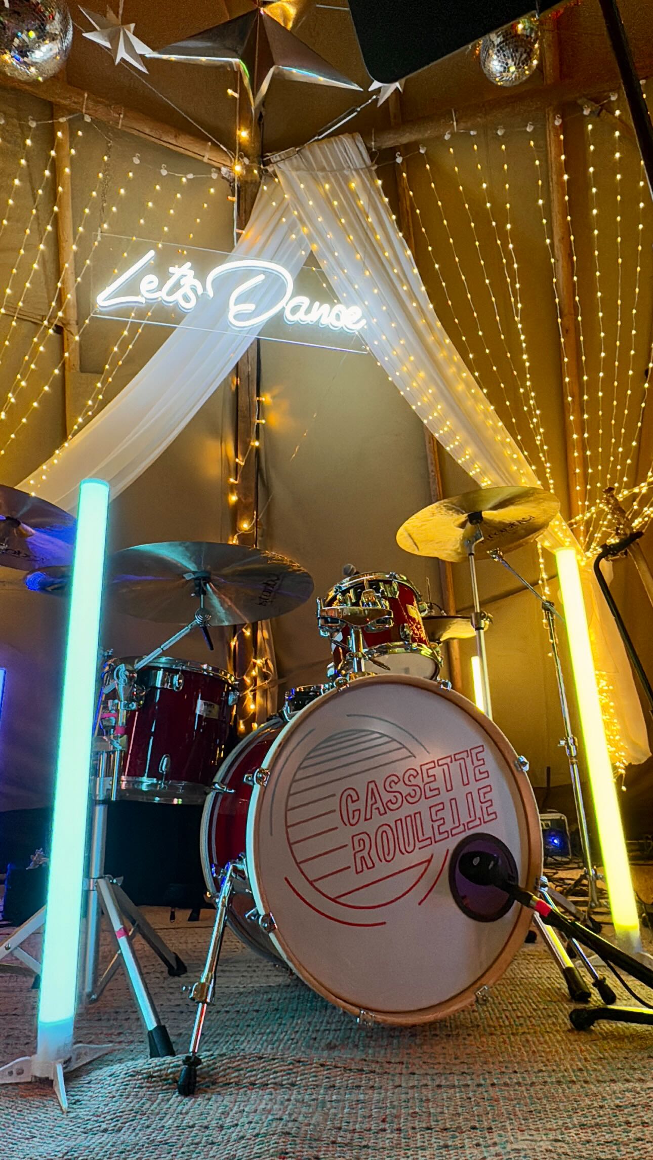 Nothing’s gonna stop YOU? 👀
🤪 Just a friendly reminder as we head towards the final weekend before Christmas you can join us in @nordicbarco for the ULTIMATE festive night out in Derby!
🍻 Grab a friend, grab a drink and dance the night away…
@nordicbarco @derbylive @samitipi @mambomobilebars @taraknott_
#NordicBarDerby #Christmas2025 #LiveMusic #FestiveFun #DerbyChristmasSwitchOn #derby #derbydaysout #derbyshire #visitderby #visitderbyshire #corporateeventsuk #corporate #eventhire #functionband #weddingband #weddingmusic #weddingmusicians