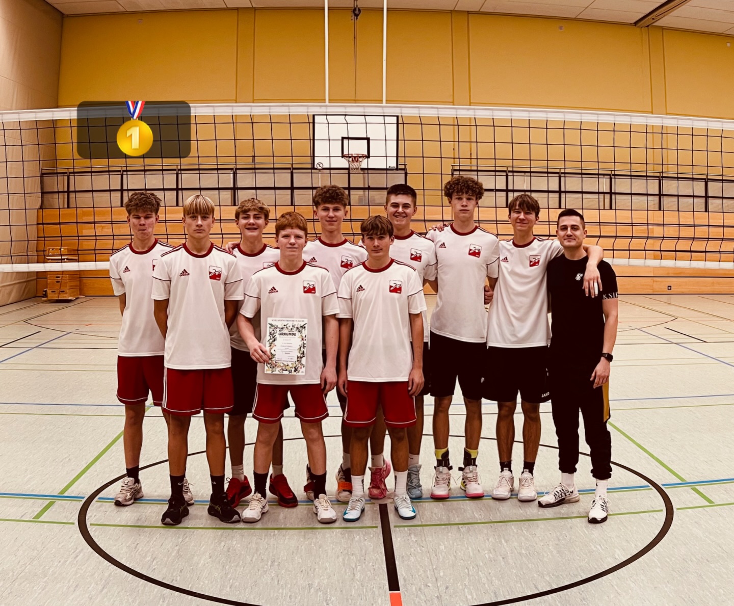 Unsere Jungs konnten heute im Volleyball (Wettkampfklasse II) ihre überragende Leistung aus dem letzten Jahr wiederholen und sind mit 8:0 Sätzen verdienter Regionalmeister geworden. Danke an das GMG für die Ausrichtung des Turniers. Nun geht es weiter zur Bezirksmeisterschaft. Wir sind stolz auf Euch! #srs #amberg #volleyball