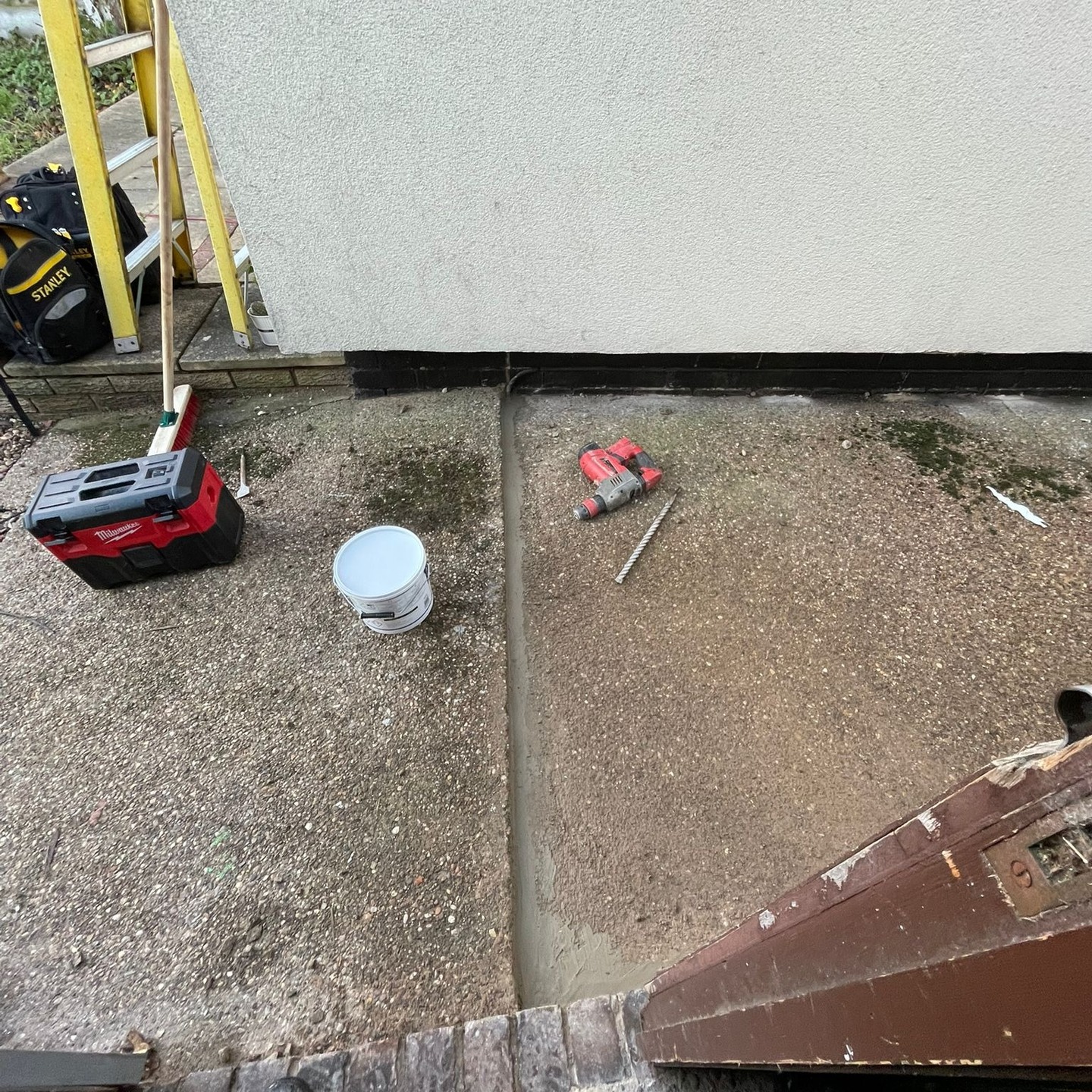 Ran new cable across concrete to a shed—no shortcuts, just safe, reliable electrical work 💪🔌
Keeping your projects powered, no matter the challenge!
#MessElectrical #CliftonNG11 #ShedElectrical #ElectricalWork #CableInstallation #SafeAndReliable #UKElectrician #PoweringProjects #ElectricalExperts #ModernElectrician