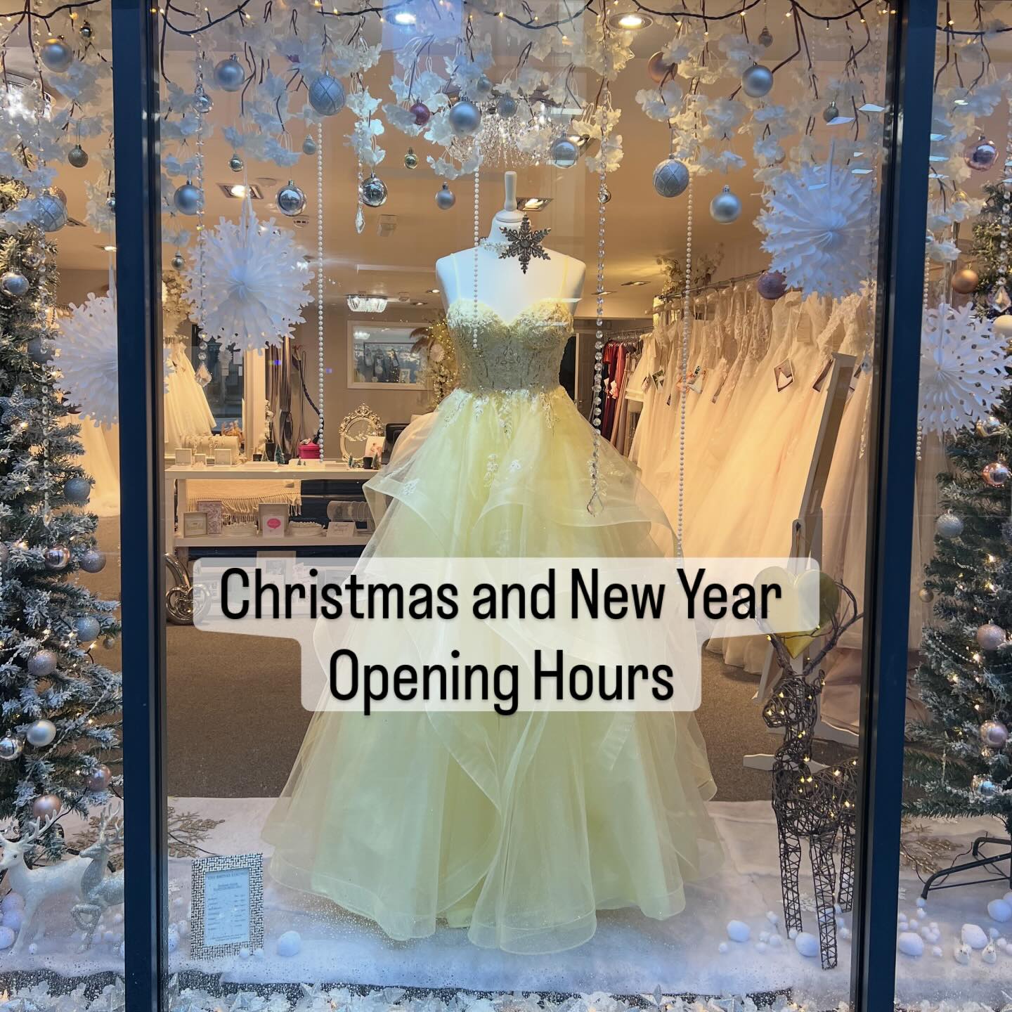 Today is our last day open until Saturday 3 January and we close at 3pm (not long now!) We wish you all a magical Christmas and a wonderful New Year ๐๐ฅ
Our diary for January is open and Saturday appointments are booking up quickly. Do get in touch via social media or email to book in with us (messages will be checked regularly) ๐
#thebridalloungenewcastleunderlyme #closedforchristmas #bride #prom #bookyourappointmenttoday