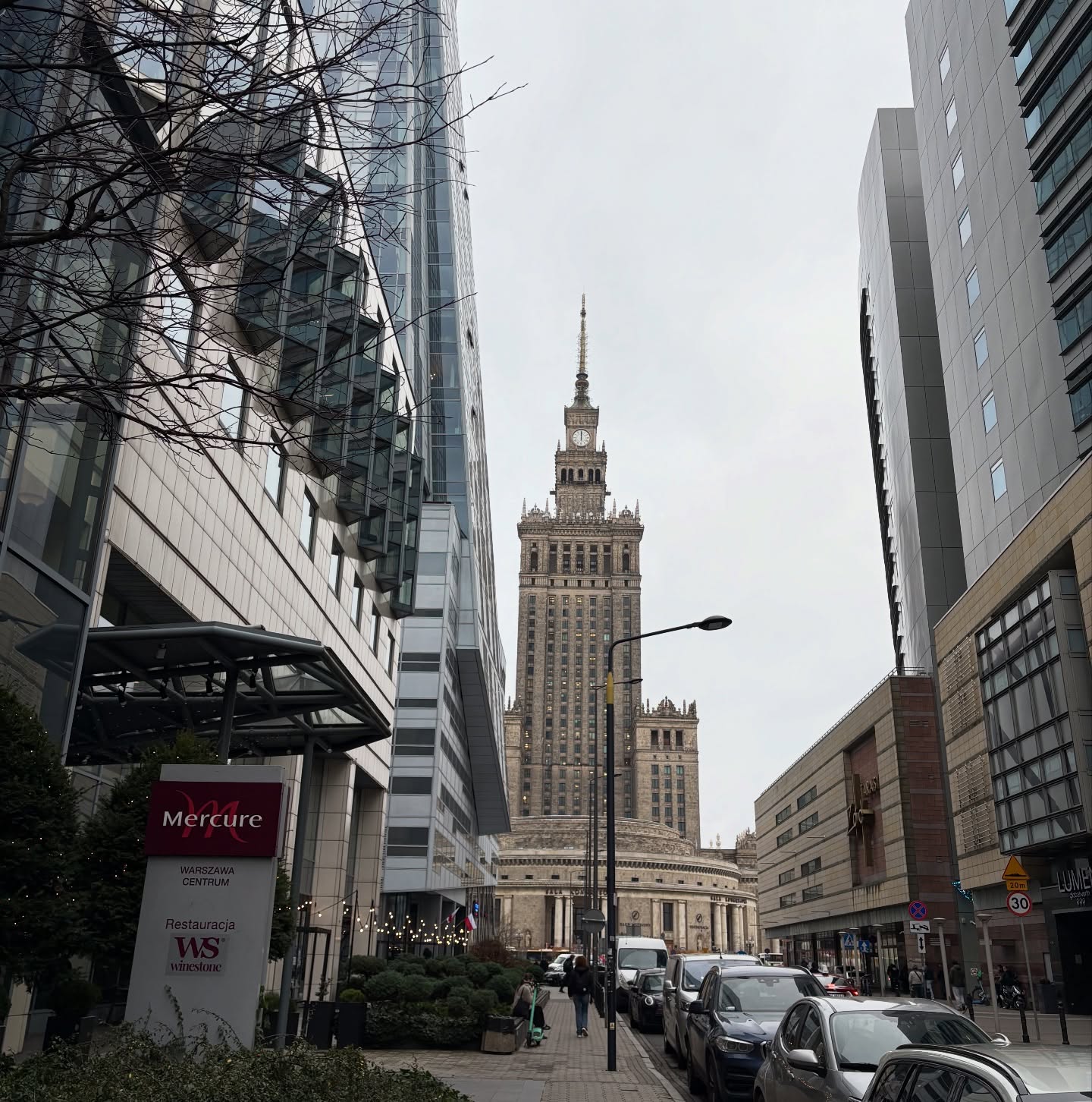 Warsaw aesthetic ✨
#warsaw #city #cityaesthetic #warsawlife