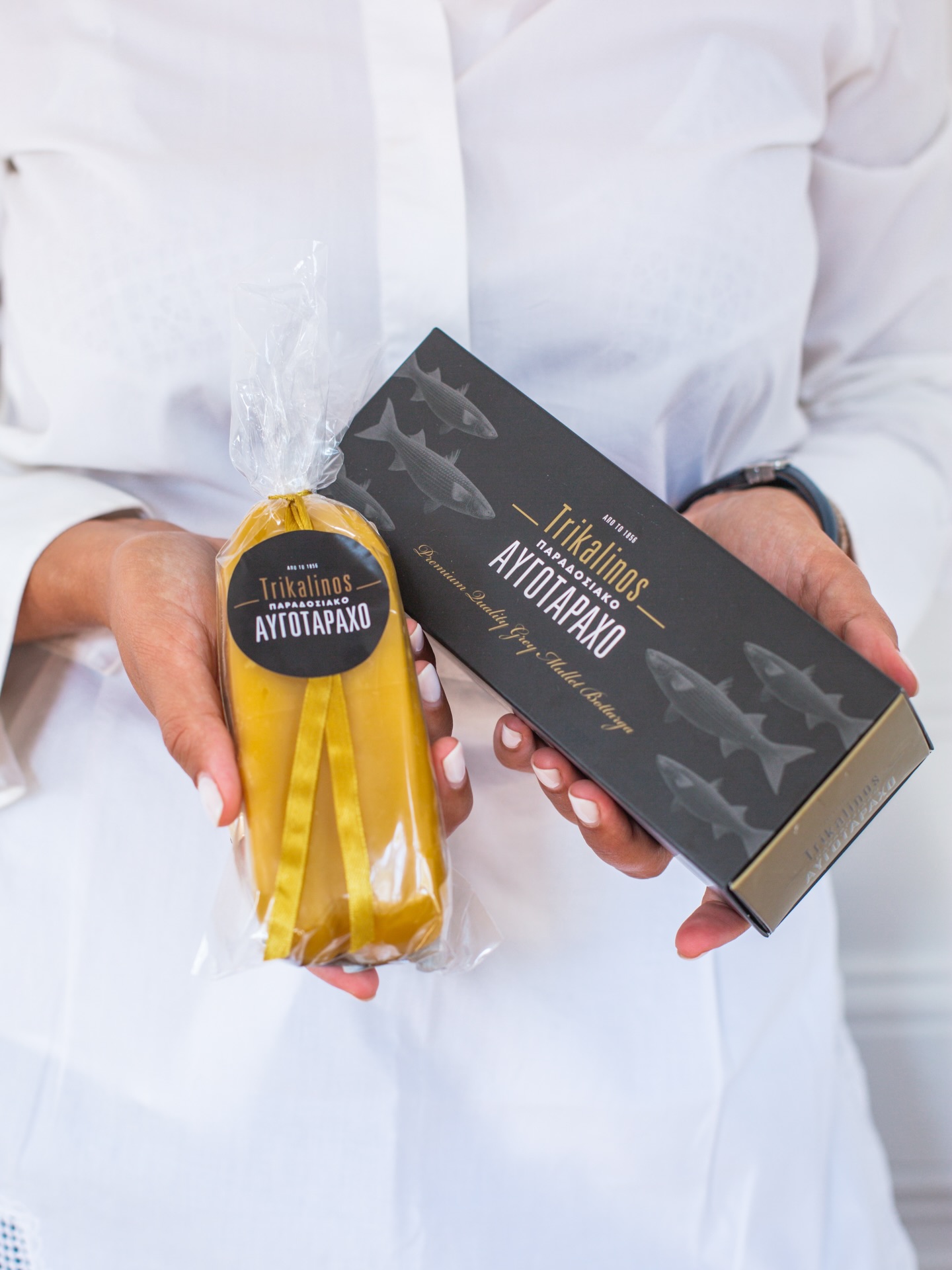 🐠 La boutargue grecque @trikalinosbottarga, ou le produit d’excellence pour toute table de fête.
🫠Simplement sur du pain grillé, en duo maléfique avec notre tarama, ou plus regressif/chic avec des bonnes pates.
Dates limites de commande:
Le 20/12 à 20h pour un retrait au 24/12
Le 27/12 à 20h pour un retrait au 31/12
Ouverture exceptionnelle le dimanche 21 décembre.
📷 @yohannborel
#evievane #tarama #boutargue #poutargue #lesdeuxsedisent