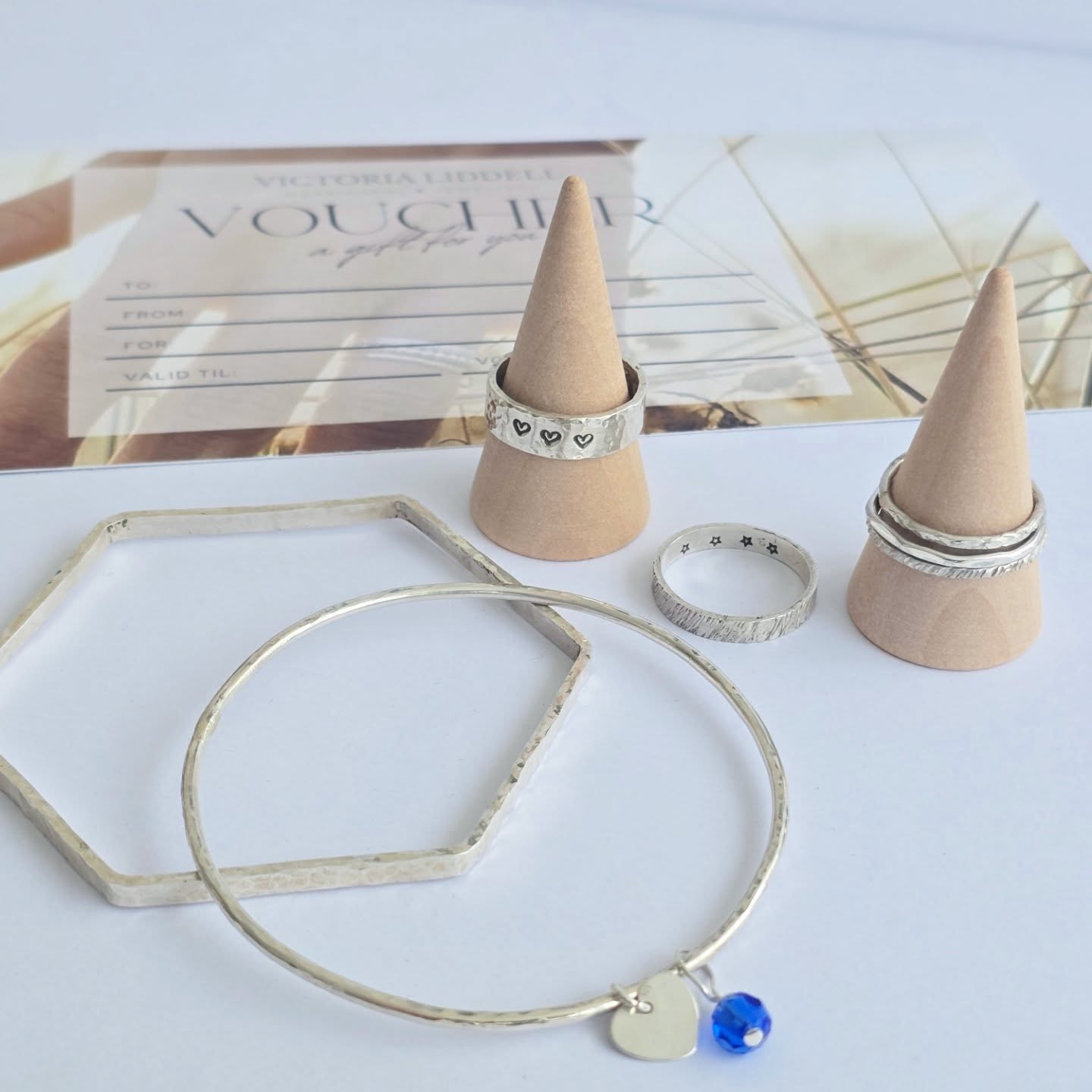 Looking for a last minute gift? There is still time to post gift vouchers 🎄✨
Perfect if you’re looking for a thoughtful gift — vouchers can be used towards a jewellery making workshop or something made especially for them.
These are some of the pieces you can make on the workshops.