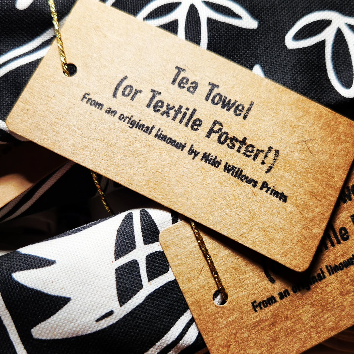 Packing Redruth tea towels for @craftcollectiveshop @jopolack1 said 'textile posters' once to me about her beautiful work on tea towels. And I shamelessly stole it!
#textileposter
#redruth