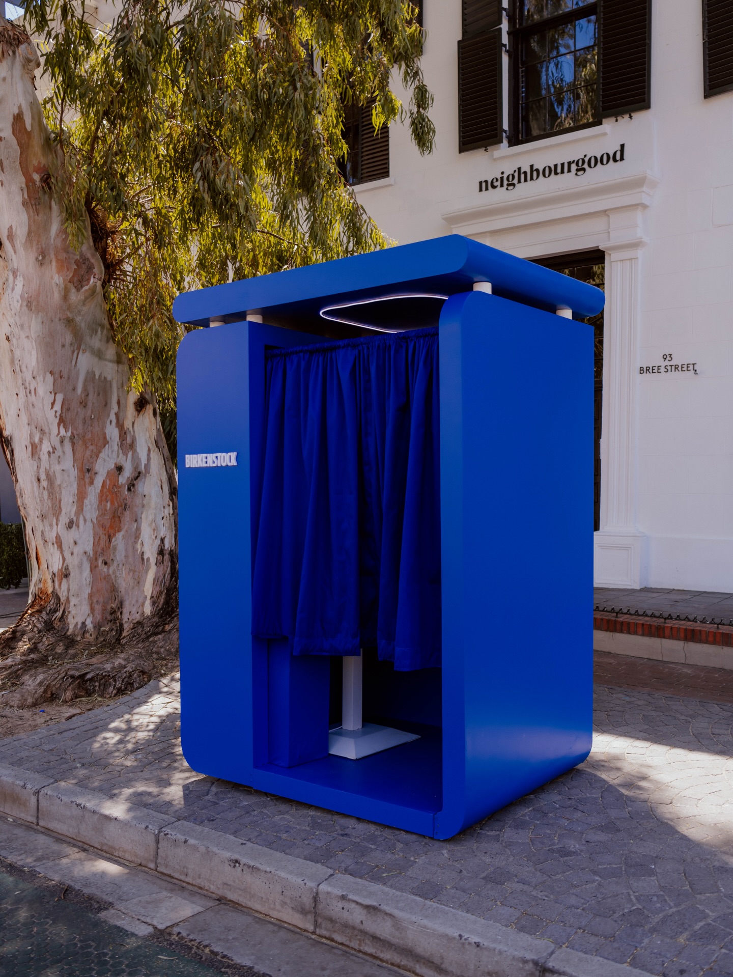 ✨Birkenstock Street Takeover ✨
We rolled into Bree Street with bold builds that stopped foot traffic in its tracks. From the iconic blue photo booth inviting everyone to step in and strike a pose, to the oversized Birkenstock letters stretching across the street like a love letter to the brand. Clean lines, confident colour and finishes so crisp they felt permanent.
This wasn’t just a takeover. It was a full-scale brand moment, built to be seen, photographed and remembered 💙
@birkenstockza @brundynroos.co
#birkenstockza #streettakeover #breestreet #birkenstocktakeover #birkenstocksummerstory #brandbuilds #photoboothmagic #summerlaunch #happinestcustom #happinest #madeyoulook #custombuild #customdisplay #customstand #expoexcellence #expostand #awardwinning #expovibe #brandactivation #expoexcellence #visualmerchandising #capetowncustom #photomoment #brandelements #display #custombackground #customdisplay #memorablemarketing #impactfuldesign