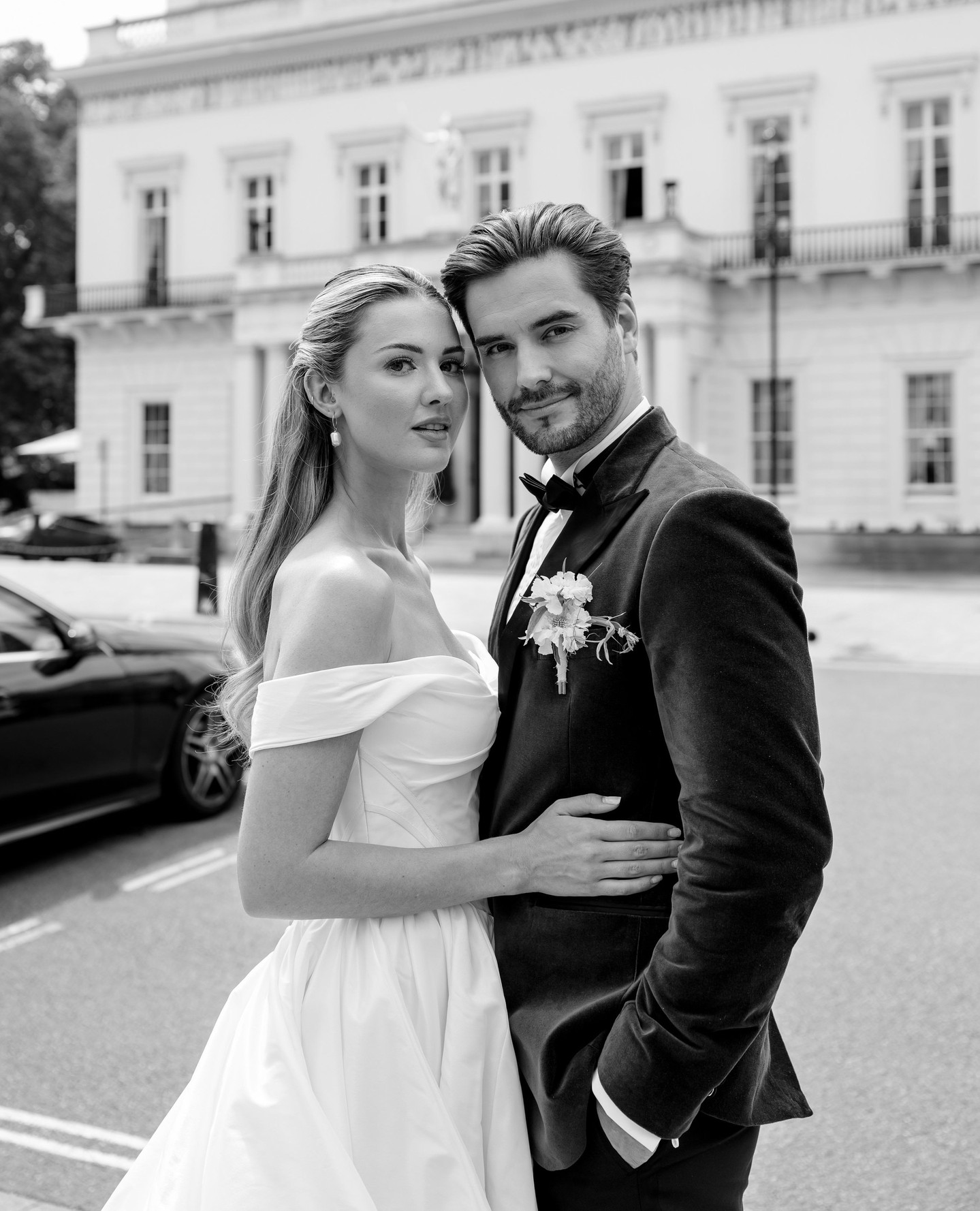 Working alongside Ultra Luxury Planners for High Net Worth (HNW) and
Ultra High Net Worth (UHNW) Clientele across LONDON, UK AND EUROPE
Join us on the website for availability and more information
Planning & Styling: @lafeteofficial
Assistant Planner: @_me_and_o_
Venue: @116pallmall
Photographer: @charlottegriffithsphotographer
Videographer: @vicriverofilms
Florist: @rawbloomfloristry
Models: @thejacobscouple
Hair & MUA: @klluxebeauty
Cake: @peboryon
Tableware: @the_social_kitchen
Table Linen: @chateaunoireventhire
Chairs: @londoneventhire
Bridal Gown: @josephinescottlondon
Bridal Shoes: @charlottemillsshoes
Bridal Accessories: @debbiecarlisle_
Stationery: @paigenco
Rings: @sifjakobsjewellery
Groom Attire: @hockerty_official
Cover Shoot for @weddingshoneymoonsmedia
.
.
.
#weddinghairlondon #londonweddingmakeupartist #luxuryweddingdesign
#londonbridalhairstylist #internationalmakeupartist #ukmakeupartist #destinationmakeupartist #londonbridalmakeupartist #bridalhairlondon
#bridalmakeuplondon #londonmakeupartist #londonhairstylist
#londonweddinghairstylist #weddingdresslove #luxurywedding
#bridalbeautyinspo #bridalstyle #londonwedding #klluxebeauty #citywedding #featuredwedding