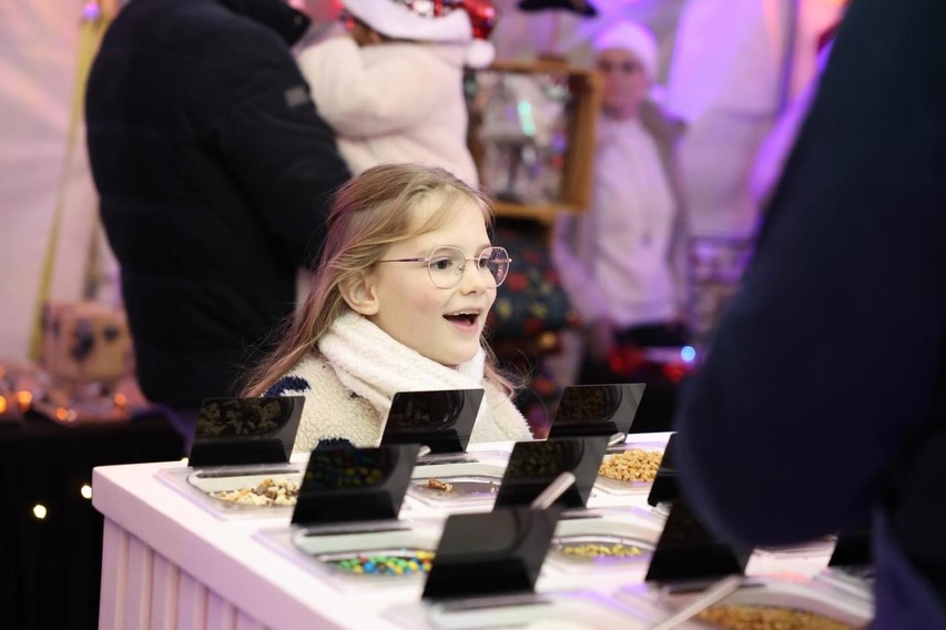 Zien jullie dit blije snoetje?!
Dat is hoe ik jullie het liefst zie bij de CakeBar…
.
Blij van alle lekkere opties die ik jullie te bieden heb!
Een ruime keuze in allerlei verschillende smaken…
.
.
#cakebar #decakebarvannederland #deglutenvrijecakebar #glutenvrij #glutenfree #kerstmarkt