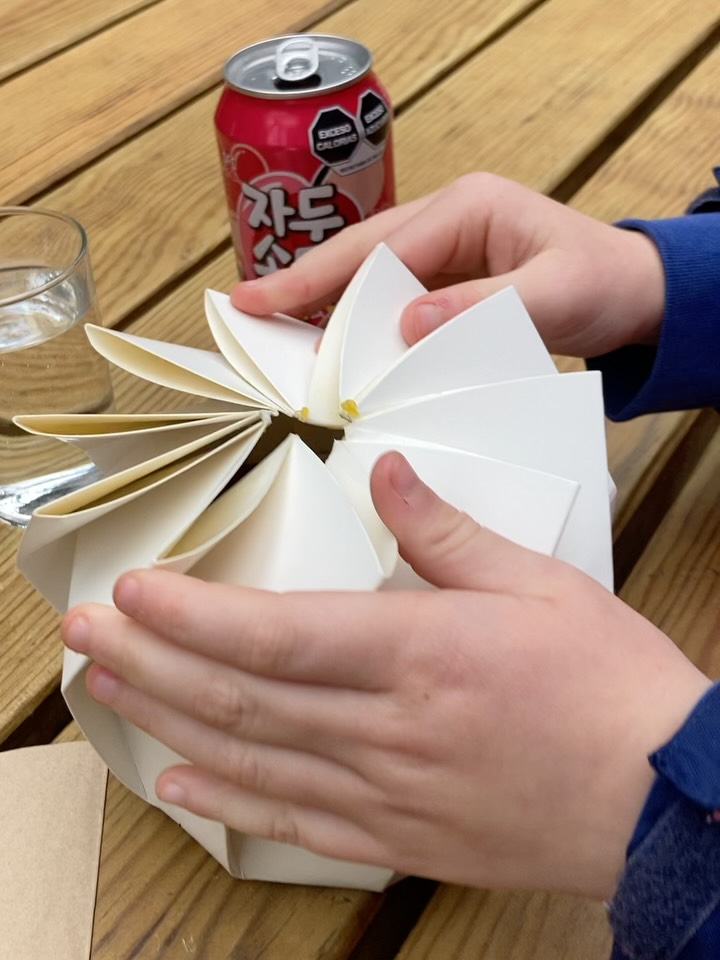Best bibimbap @lesreveursgourmands , Les Halles, à Dinan. Must try :)