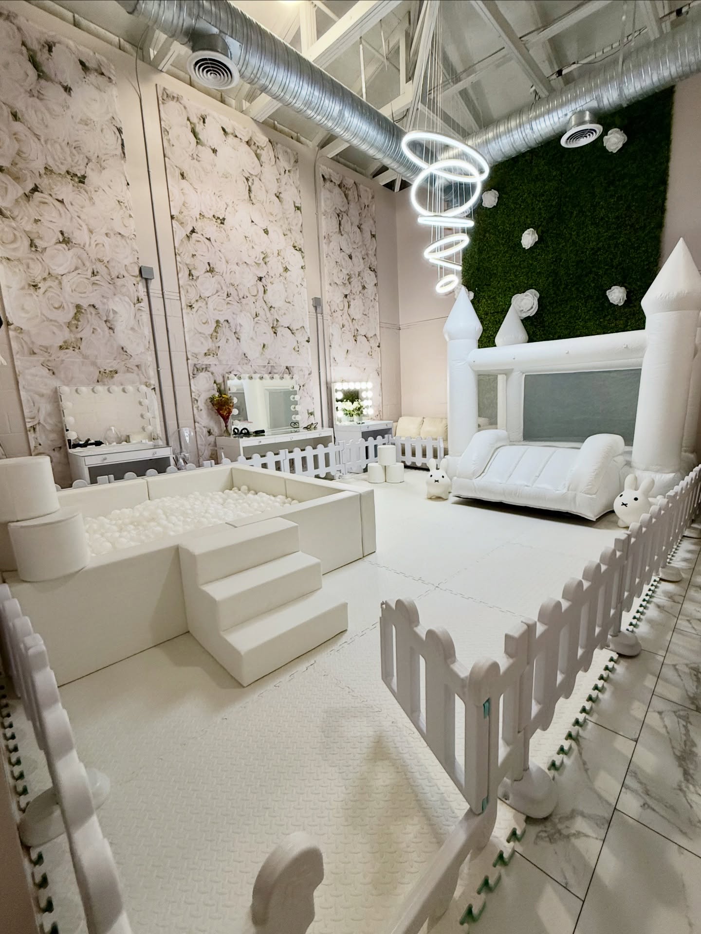 You pick the space, we make the soft play fit. 🤍 Indoors or outdoors, we customize every setup to match your dimensions perfectly
#softplayvb #eventplannervb #kidsparty