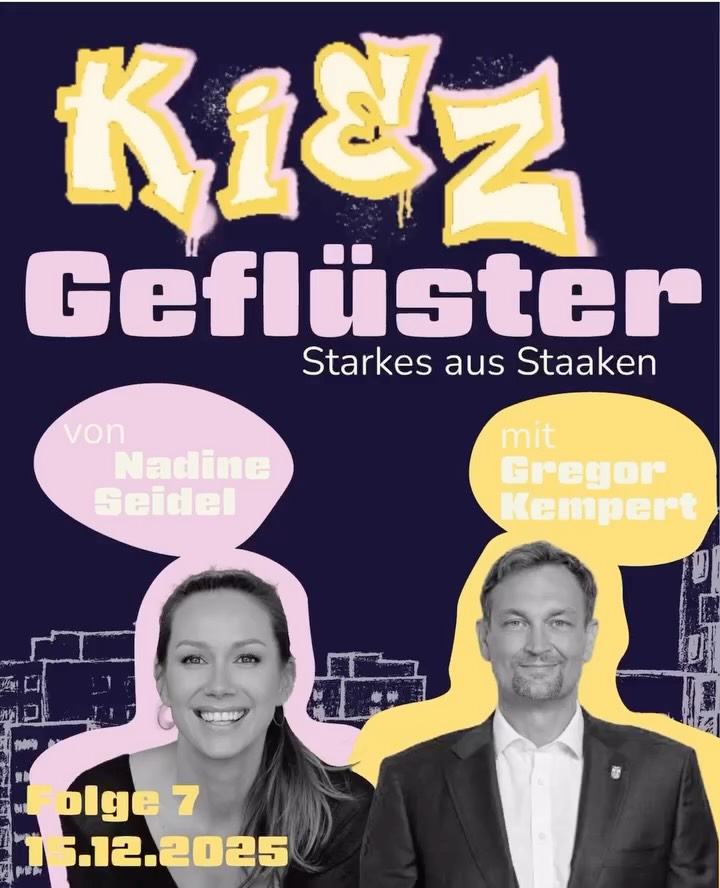 🎙️ Gregor Kempert - unser Bezirksstadtrat für Soziales im Kiezgeflüster – zwischen Bürgeramt und Biopsychosozialem
Was haben eine U-Bahn, eine Grundschule und ein stiller Mensch gemeinsam?
Ganz einfach: Gregor Kempert hat sie auf dem Schirm.
In dieser Folge reden wir mit ihm über alles, was leise wirkt – aber laut gebraucht wird.
Warum Einsamkeit kein Randthema ist.
Warum er stolz auf das neue Bürgeramt in Staaken ist.
Und warum die Christian-Morgenstern-Grundschule für ihn mehr als nur ein Ort ist – sondern ein Versprechen.
Wir sprechen auch über die vielen „Pflänzchen“, wie er sie nennt – kleine Projekte, Ideen, Netzwerke, die gerade in Spandau wachsen.
Und warum er findet, dass genau solche Strukturen gebraucht werden.
Nicht irgendwann. Sondern jetzt.
PS:
Mit ihm an unserer Seite bin ich mir sicher: Die U7 findet demnächst ihren Weg bis hierher.#spandau #gesundheitskiez #nestwerkstaaken #verbindungstattabgrenzung #versorgungneu #miteinanderstattalleine
🎧 Reinhören. Aufschreiben. Weiterdenken.
→ Kiezgeflüster. Überall, wo’s Podcasts gibt.
Und jetzt mal ehrlich:
Was braucht dein Kiez wirklich?
👇 Erzähl’s uns in den Kommentaren.