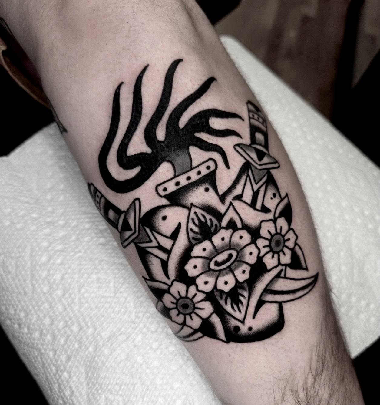 Sacred heart. @travelertattoo_asheville @topmarktattoo #tattoo #tradtattoo #traditionaltattoo #asheville #ashevilletattoo #ashevilletattooartist