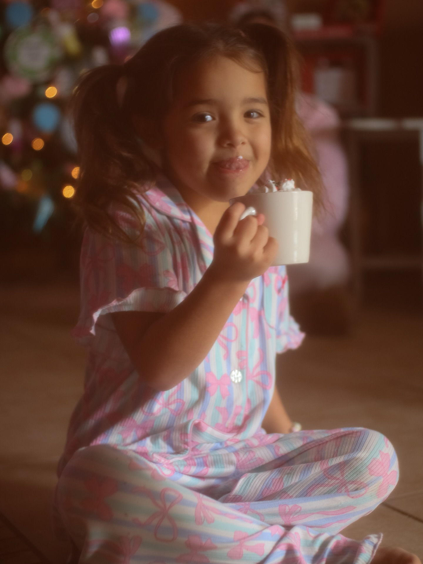 Hot chocolate. Gingerbread houses. Puppy love. Mommy + mini magic š
These Christmas minis turned out so sweet š š¬
#txphotographer #christmasminisessions #mommyandmephotoshoot #merrychristmas