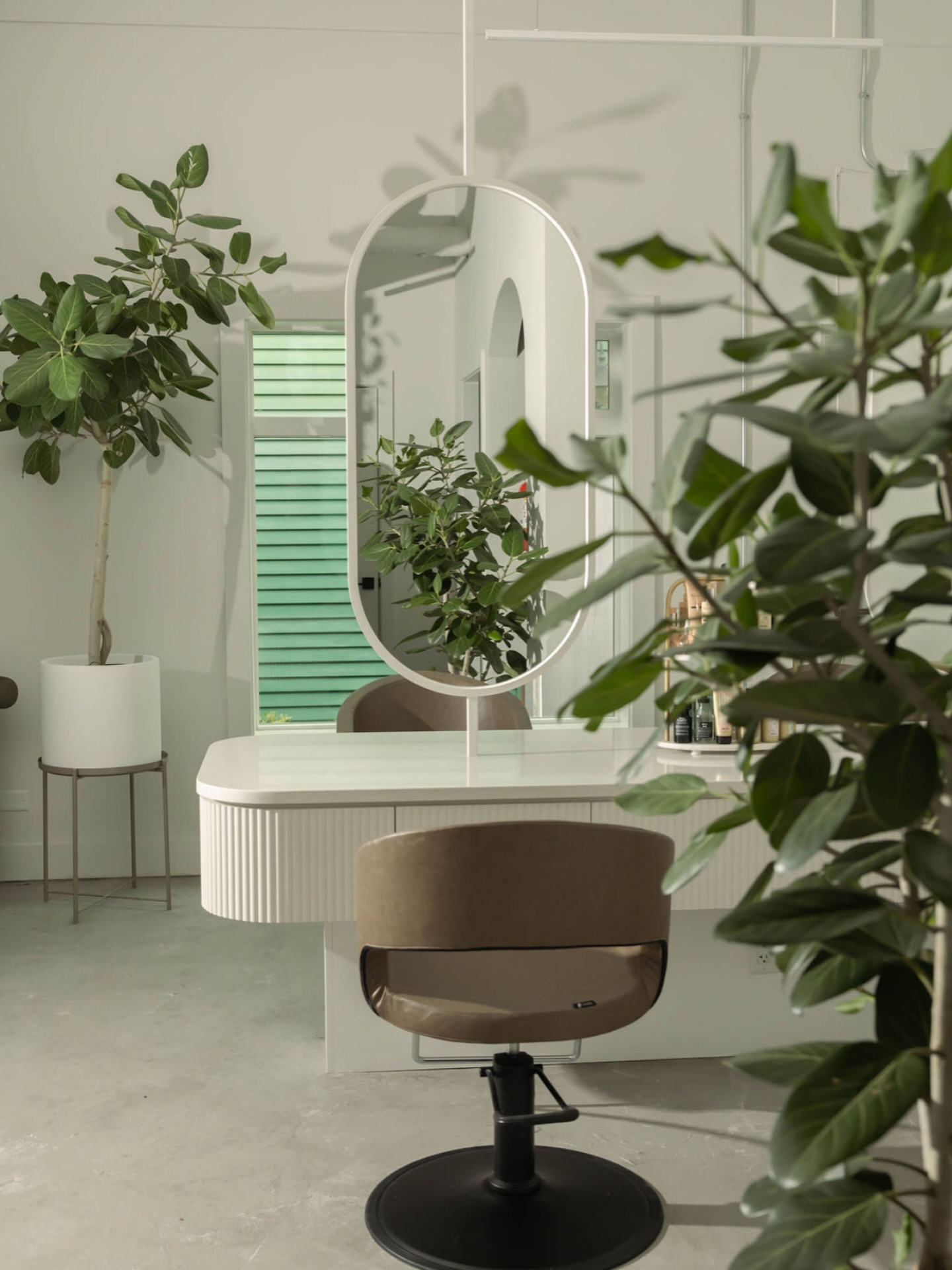 The salon will be closed from Christmas to the New Year✨
All our stylists are currently fully booked until the new year, booking for January is open 📅 Link in bio to book!