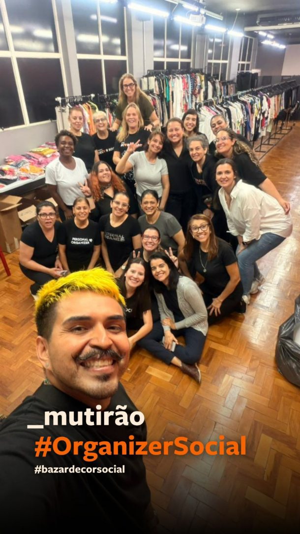TBT de um dia especial! 💛✨
Gratidão imensa à Ale Criballi da @organizandu e seu time potente de organizers voluntários, que foi simplesmente incrível na separação e montagem das peças para o nosso Brechó Decor Social.
Tudo ficou impecável organizado por cores, tamanhos e modelos deixando o espaço lindo e funcional. Foi um momento leve, produtivo e cheio de colaboração.
Relembrar esse dia é celebrar a força do voluntariado e o impacto que a organização pode trazer na vida das pessoas. 🧡
Obrigada a todos os envolvidos:
@letsorganiza
@valdenia_organizer
@simonepreziaorganizer
@esseandreluiz
@quel_comim
@andreialimapersonalorganizer
@silvana.movel
@marciavianapo
@nalvaorganiza
@lenycosta_organizer
@nanipersonalorganizer
@bete_organizer
@lispersonalorganizer.saopaulo
@kalaraorganiza
@danifarah_organizer
@kalinkacarvalho
@organizandu
Vocês transformam espaços, com organização, propósito e carinho! 🧡✨
#BazarDecorSocial #iedsp #TBTBazar #DecorSocial #Organização #Organizer