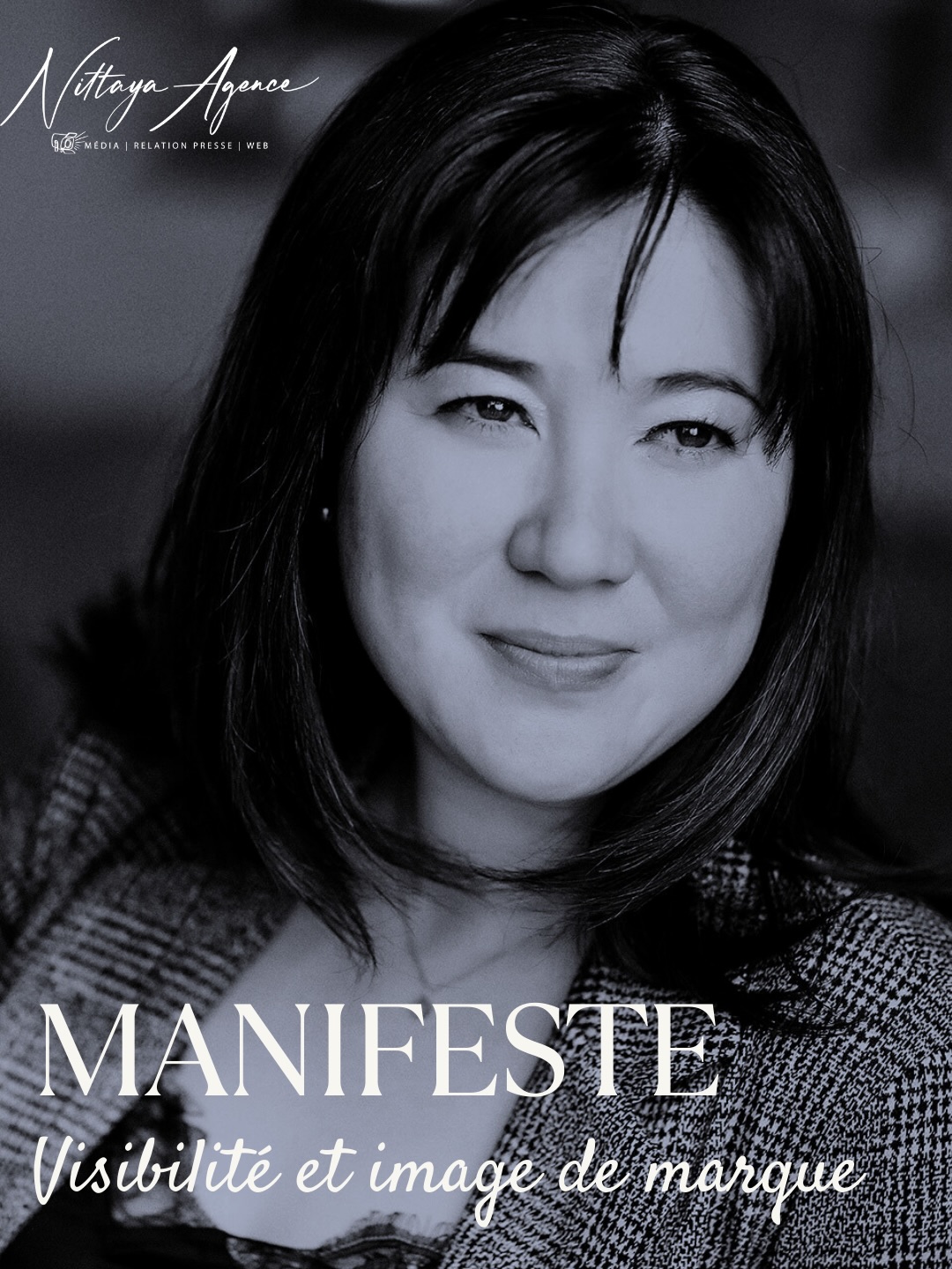 Je ne crois pas à la visibilité pour la visibilité.
Je crois à la lisibilité stratégique.
Être vu n’a jamais été un objectif.
Être compris, reconnu et identifié, oui.
Une image de marque n’est pas décorative.
Elle est structurante.
Elle dit qui vous êtes, ce que vous valez, et jusqu’où vous allez avant même que vous ne parliez.
Toute visibilité non cadrée affaiblit une marque.
Toute communication sans positionnement brouille l’expertise.
Toute présence sans intention stratégique finit par se banaliser.
Je ne travaille pas à “faire plus de contenu”.
Je travaille à faire sens.
Je ne rends pas les gens plus visibles.
Je les rends évidents.
Évidents dans leur posture.
Évidents dans leur discours.
Évidents dans leur niveau.
Une marque solide :
– n’explique pas sans cesse
– ne se justifie pas
– ne court pas après l’attention !
Elle émet un signal clair.
Et les bonnes personnes le reconnaissent.
Mon rôle n’est pas d’accompagner tout le monde…
Mon rôle est de travailler avec ceux qui savent que leur image est un actif stratégique, pas un accessoire.🙏
La visibilité est un outil.
L’image de marque est une responsabilité.