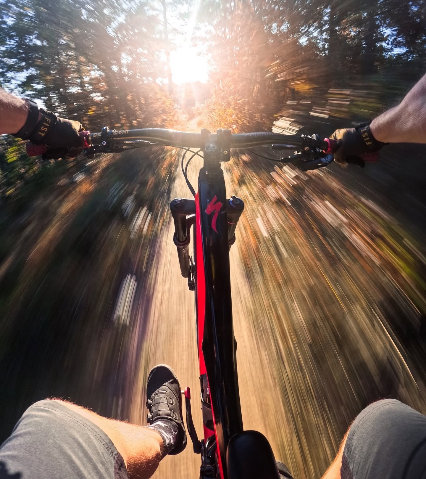 Visiting Bend this Holiday Season???
Snow’s taking its time ❄️—which means there’s still time to ride, Grab those last mountain bike laps before winter settles in and stay close to the trails at Wall Street Suites in the heart of Bend, Oregon. Adventure now, cozy stays later. #wallstreetsuitesbendoregon #downtownbend #dogfriendlyhotels