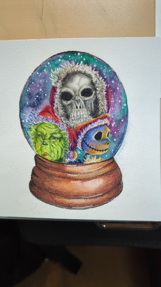 Gleiche Challenge, neue Schneekugel 😄
Die Miss Kunterbunt-Art-Challenge hat mir einfach zu viel Spaß gemacht.
Diesmal ein bisschen schräger,
ein bisschen Underdog
und definitiv nicht klassisch weihnachtlich.
Von der Challenge-Karte
zur Skizze
bis zum fertigen Endergebnis ✨
Manchmal darf Kunst auch einfach Spaß machen.
#misskunterbunt
#artchallenge
#kunterbunteartchallenge
#mixedmediaart
illustrationprozess
weihnachtenmalanders
artistsoninstagram
#myownartology