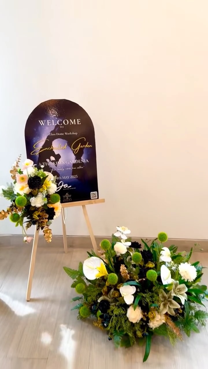 Today Enchanted Garden Glass Dome workshop By TheKim’sGardenia x @ja.medicalskincare
Thanks to all of the participant , we hope to see you again in the next workshop!✨😊
Table Decoration by @thekimsgardenia.id
Venue at JA MANSION Cemara Asri Skincare Products by @ja.medicalskincare
Snacks by @rupuks.id
And somuch more! ✨😍
Photographer @jefryd_
#tabledecoration #tabledecormedan #workshop #glassdomeworkshop