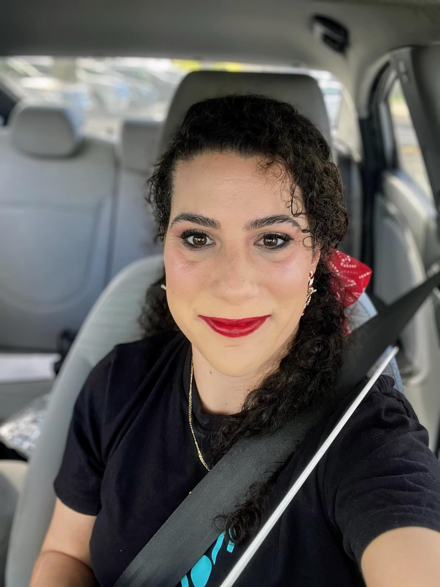 I do have to be transparent and say that 2025 has been a challenging year (professionally and personally) but I am leaving 2025 having learned a few lessons that I’m taking into 2026.
1) Don’t be Afraid to be Vulnerable because the right people will appreciate it
2)Tell your loved ones that you love them (I realize this now having gone through 2 losses back to back)
3) Stop caring what others think (That doesn’t just apply to the classical music world; It applies to life in general)
4) Don’t compromise your morals, your values and who you are for anyone (especially as a woman)
I wish everyone a Happy New Year and I hope that 2026 gives you peace, love and happiness.
Happy New Year!!!🎉🎉🎉🎉🎉
Tengo que ser transparente y decir que 2025 ha sido un año desafiante (profesional y personalmente), pero me voy de 2025 después de haber aprendido algunas lecciones que estoy tomando en 2026.
1) No tengas miedo de ser vulnerable porque las personas adecuadas lo apreciarán
2) Dile a tus seres queridos que los amas (me doy cuenta de esto ahora que he pasado por 2 pérdidas una tras otra)
3) Deja de preocuparte por lo que piensen los demás (Eso no solo se aplica al mundo de la música clásica; se aplica a la vida en general)
4) No comprometas tu moral, tus valores y quién eres para nadie (especialmente como mujer)
Les deseo a todo el mundo un Feliz Año Nuevo y espero que el 2026 les traen paz, amor y felicidad!
Feliz Año Nuevo!!🎉🎉🎉
#newyearsreflections #goodbye2025hello2026 #healing #grievingprocess #selflove❤️