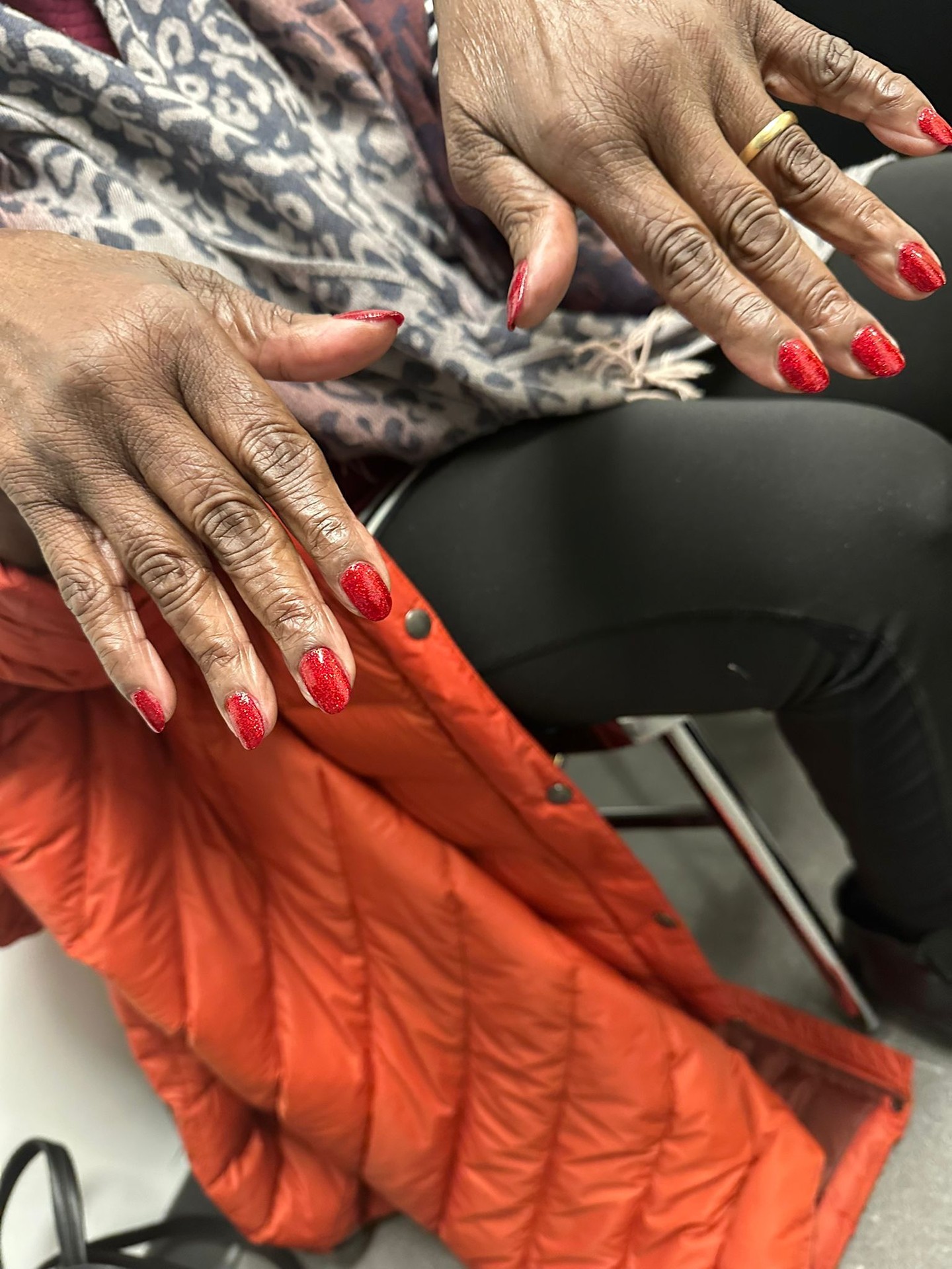 BeautyAtYourDoor proudly served at the Adult Centre in Mississauga, bringing comfort and festive glam right to their seats 😍
💬 Would you love us at your next event?
📩 DM to book / Link in Bio
#BeautyAtYourDoor #ChristmasEvent #MississaugaOntario #MobileSpa #HolidayBeauty #CommunityEvents #ChristmasNails #GTAService