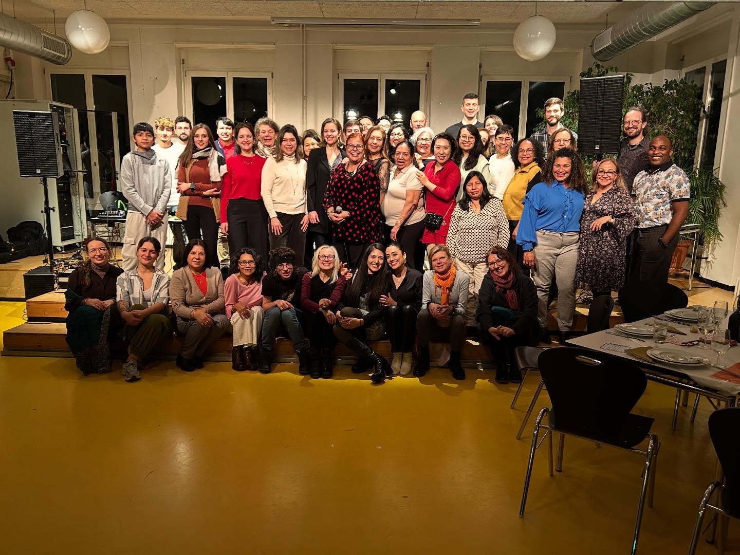 What a way to close the year!
ETKFEST was full of joy, an evening filled with music, games, dancing, shared smiles and moments we’ll carry with us for a long time.
Special congratulations to our bingo winners: Ada, Sarah and our grand prize winner, our dear Olivia, congratulations ladies!!
This celebration was for you, thank you to everyone who joined us and made this celebration so special.
We close this 2025 with full hearts and gratitude, and we can’t wait to see you in 2026!
———
¡Qué manera de cerrar el año!
ETKFEST estuvo lleno de alegría, una noche llena de música, juegos, baile, sonrisas compartidas y momentos que llevaremos con nosotros durante mucho tiempo.
Felicitaciones especiales a nuestras ganadoras del bingo: Ada, Sarah y nuestra ganadora del gran premio, nuestra querida Olivia, ¡felicidades, chicas!
Esta celebración fue para ustedes, gracias a todos los que nos acompañaron e hicieron que esta celebración fuera tan especial.
Cerramos este 2025 con el corazón lleno y agradecidos, ¡y estamos deseando verlos en 2026!
———
Was für ein Abschluss des Jahres!
Das ETKFEST war voller Freude, ein Abend voller Musik, Spielen, Tanz, gemeinsamen Lächeln und Momenten, die wir noch lange in Erinnerung behalten werden.
Besondere Glückwünsche gehen an unsere Bingo-Gewinnerinnen: Ada, Sarah und unsere Hauptgewinnerin, unsere liebe Olivia, herzlichen Glückwunsch, meine Damen!
Diese Feier war für euch, vielen Dank an alle, die dabei waren und diese Feier zu etwas ganz Besonderem gemacht haben.
Wir schliessen dieses Jahr 2025 mit voller Herzlichkeit und Dankbarkeit und freuen uns schon darauf, euch 2026 wiederzusehen!
#etkultur #etkfest2025 #partytime #integrationstadtzürich #communitymoments #thankyou #seeyounextyear❤️