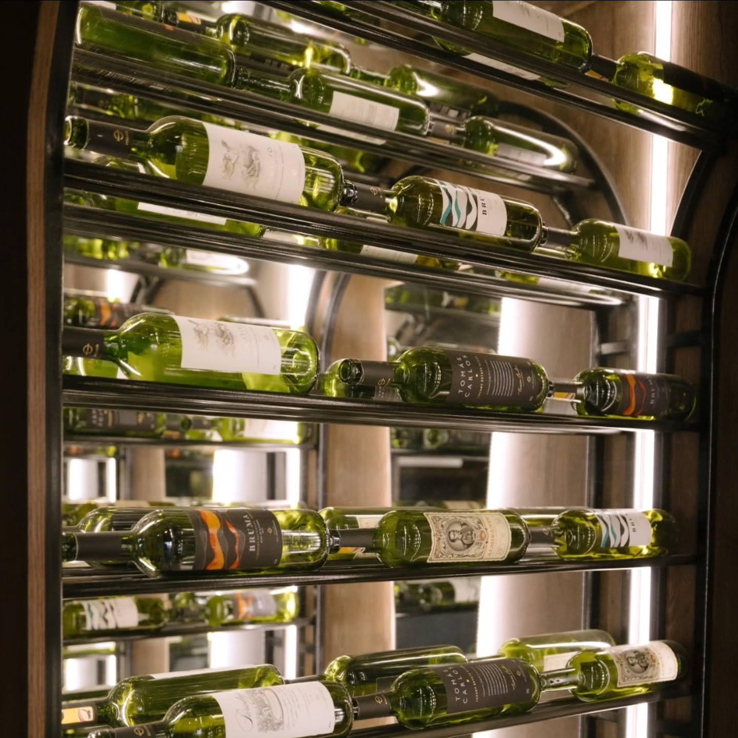 City Winery by DOS @dos.arch for @bodegadoshemisferios
A modern interpretation of a medieval wine cellar. Underground in spirit, contemporary in form, designed for comfort, intimacy, and refined wine experiences.